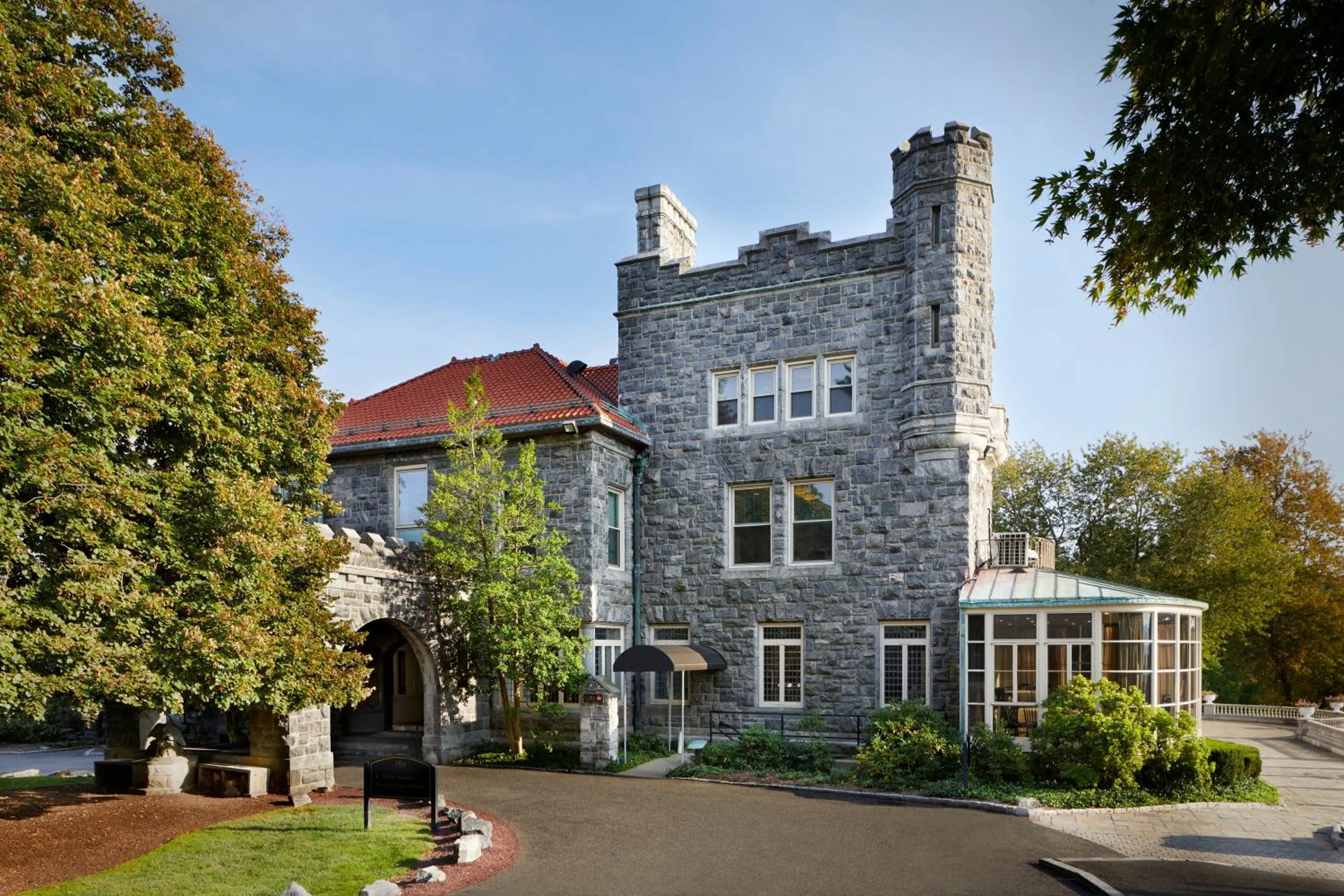 Property building in Tarrytown House Estate