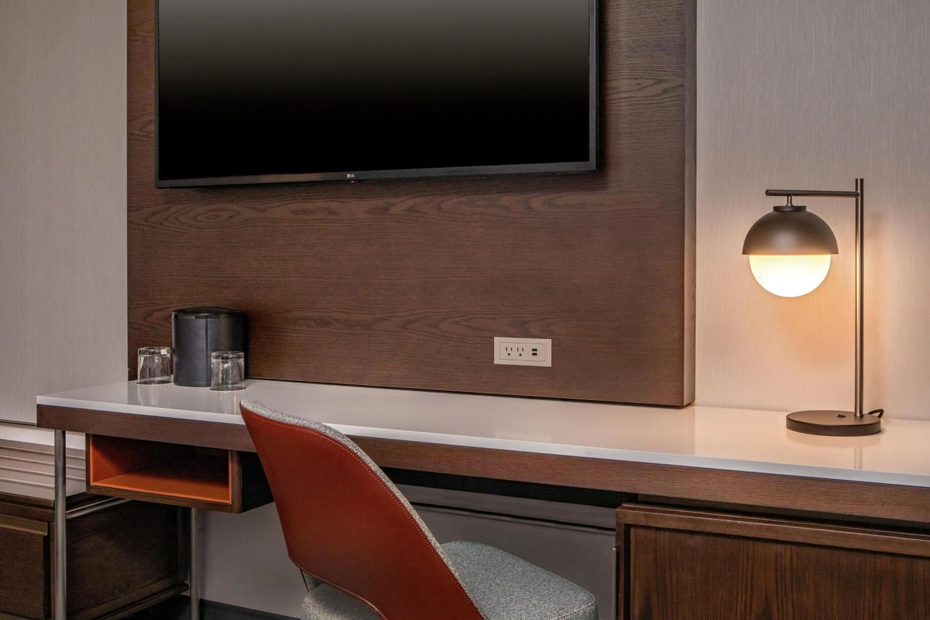 Photo of the whole room in Courtyard by Marriott Boston Billerica Bedford