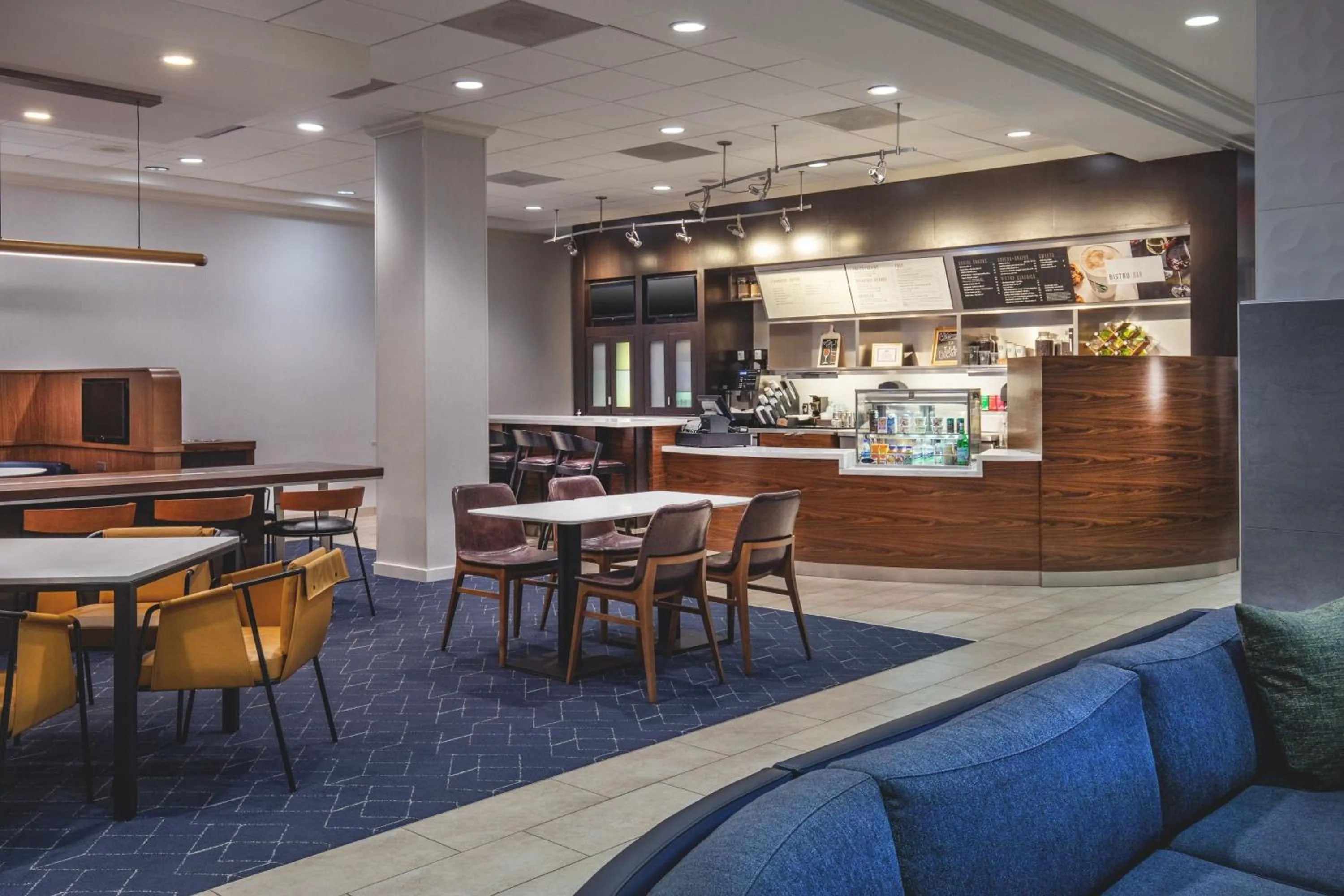 Restaurant/places to eat in Courtyard by Marriott Boston Billerica Bedford