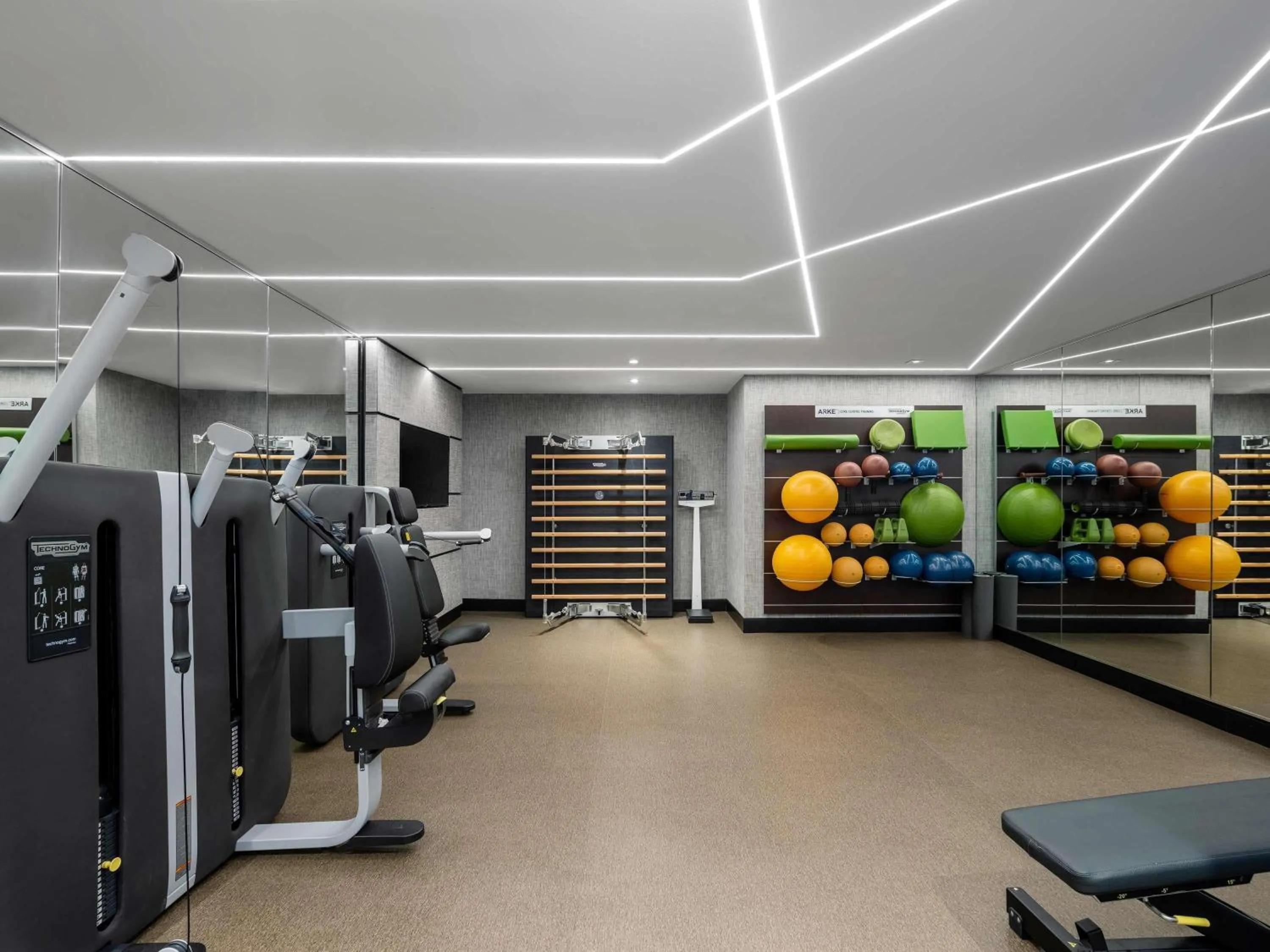 Fitness centre/facilities in Sofitel Chicago Magnificent Mile