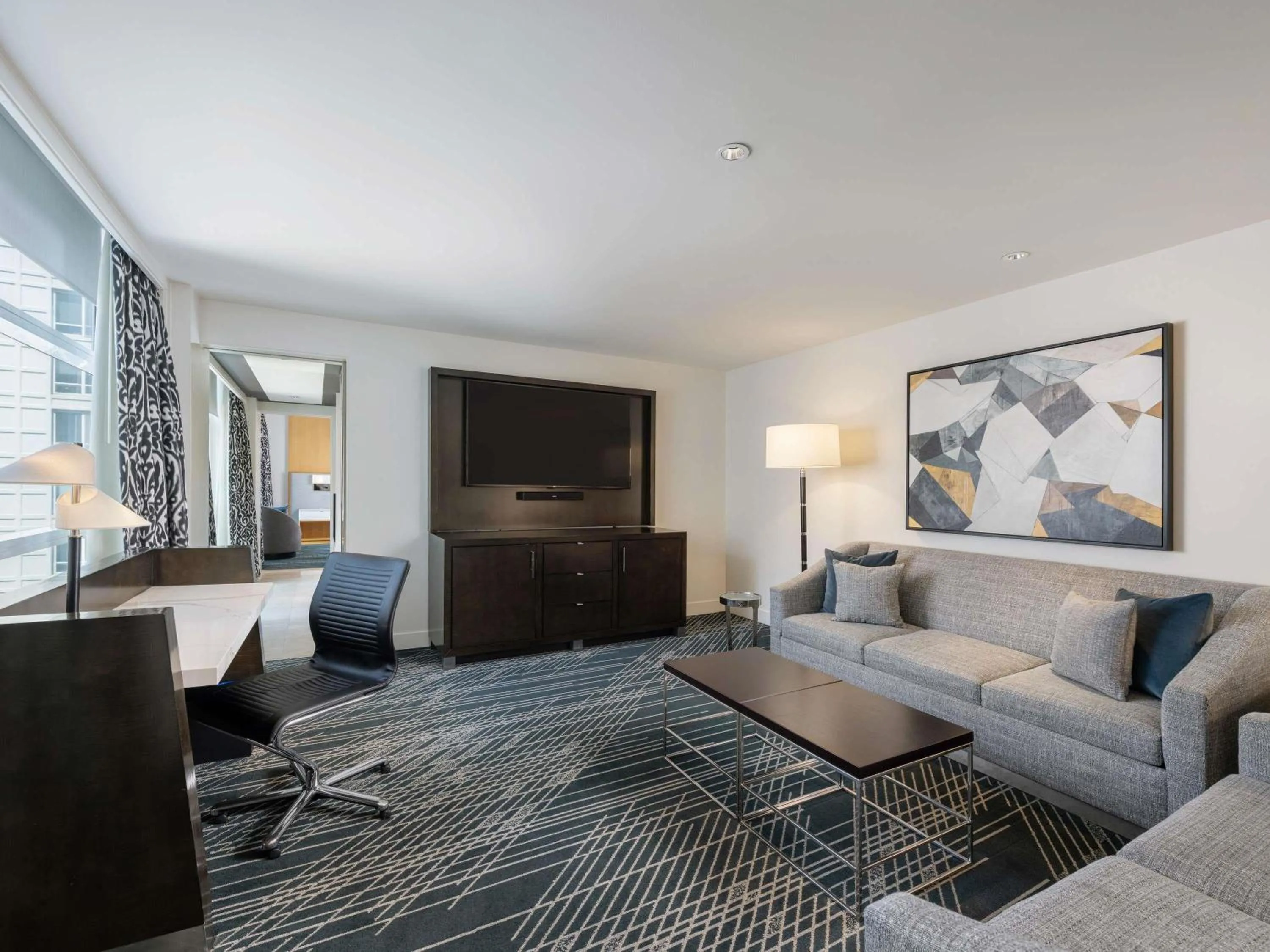 Bedroom in Sofitel Chicago Magnificent Mile