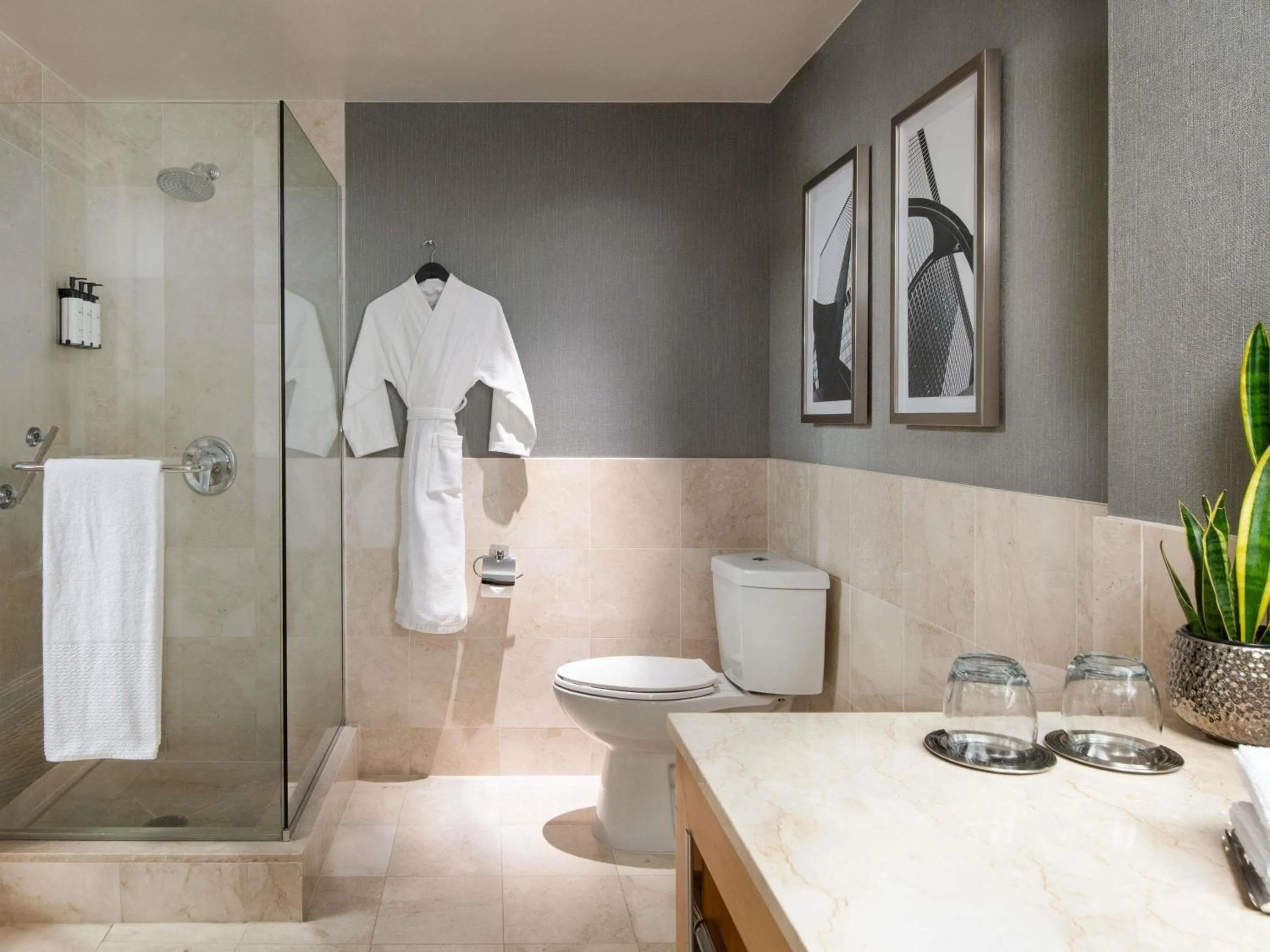 Bedroom in Sofitel Chicago Magnificent Mile