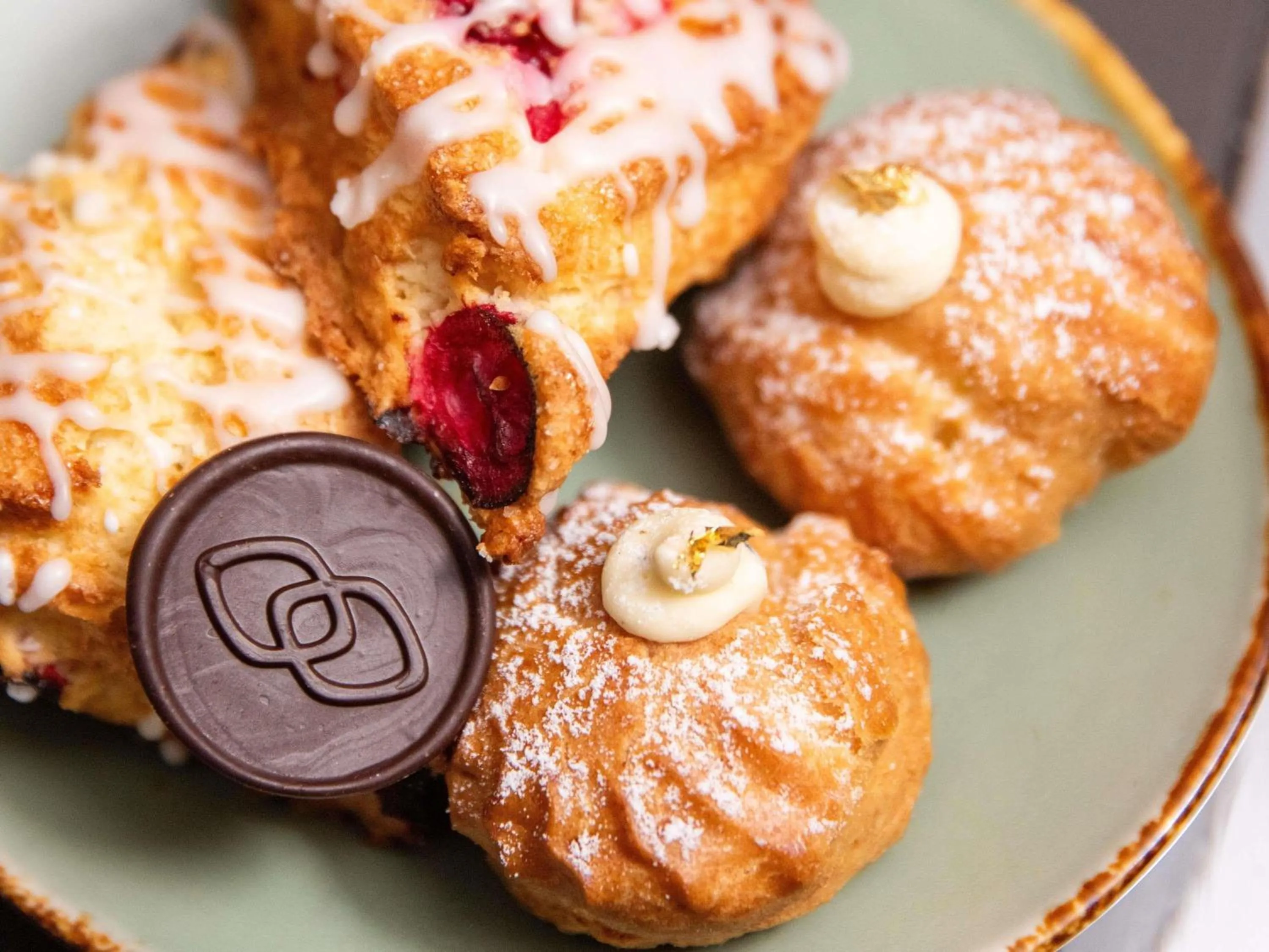 Restaurant/places to eat in Sofitel Chicago Magnificent Mile