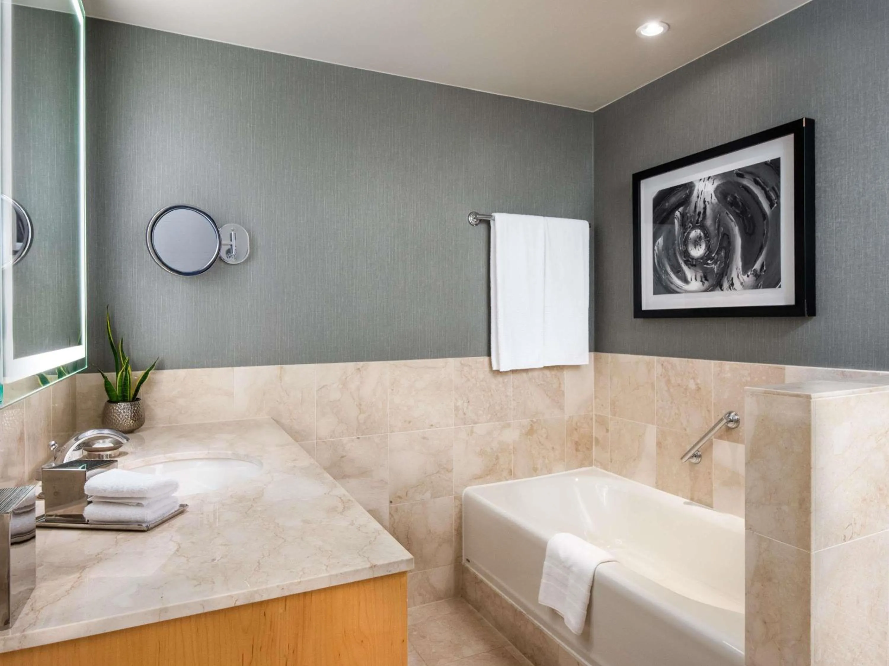 Bedroom in Sofitel Chicago Magnificent Mile