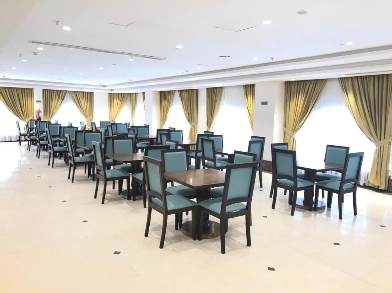 Restaurant/places to eat in Zaha Al Madina Hotel