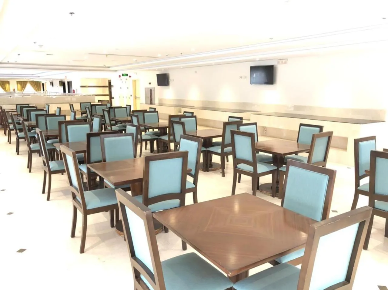 Restaurant/places to eat in Zaha Al Madina Hotel