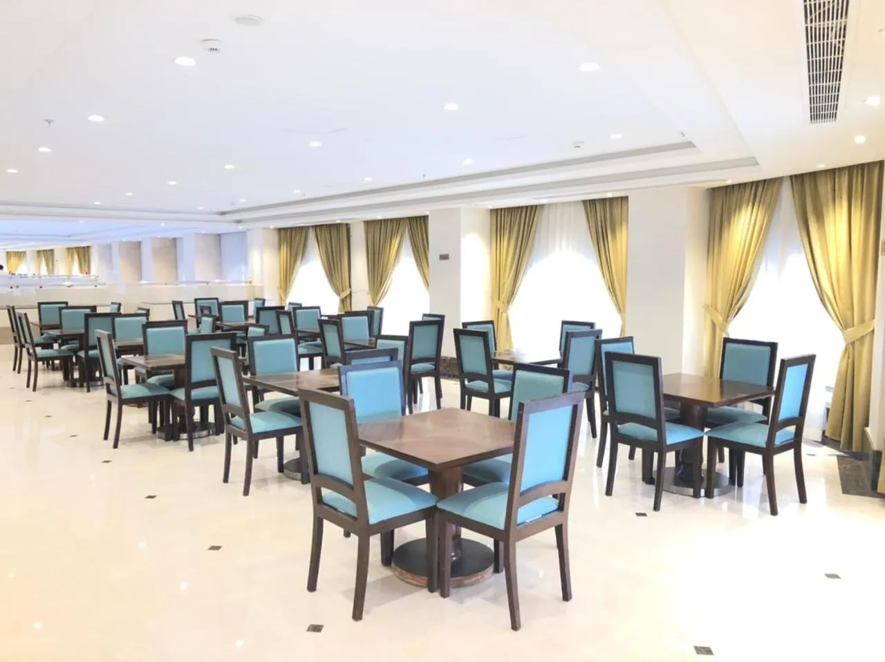 Restaurant/places to eat in Zaha Al Madina Hotel