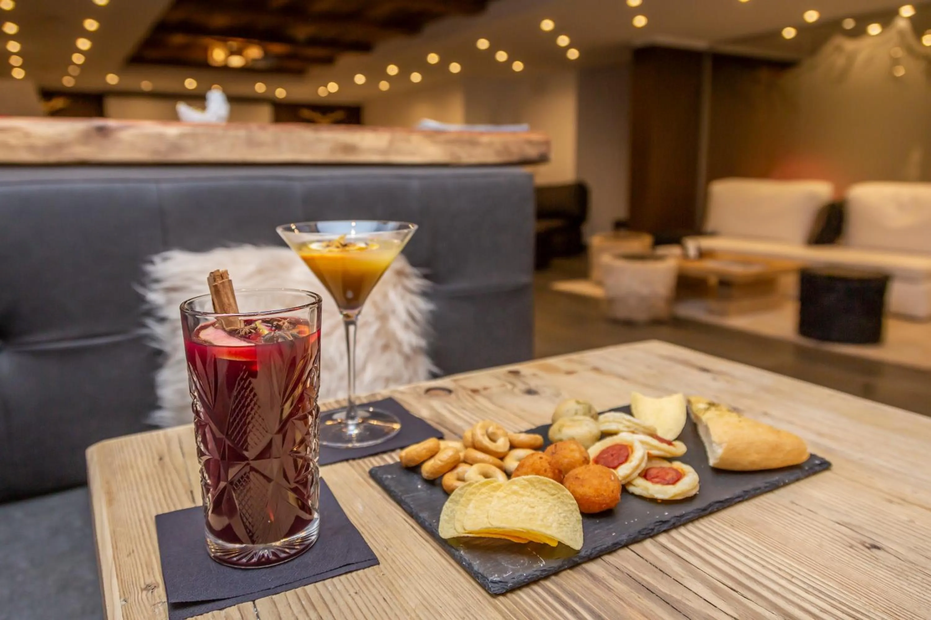 Lounge or bar in Hotel Gran Roc