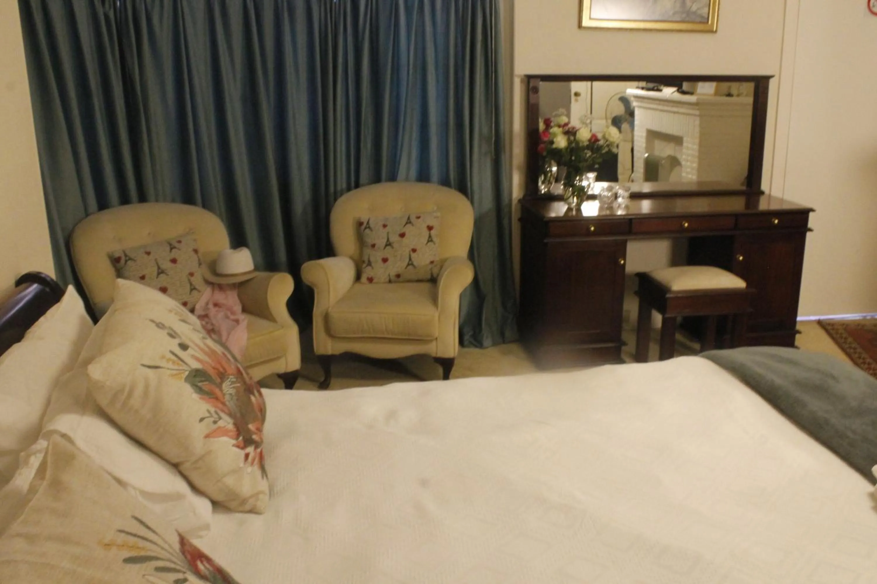 Bedroom, Bed in Umoya