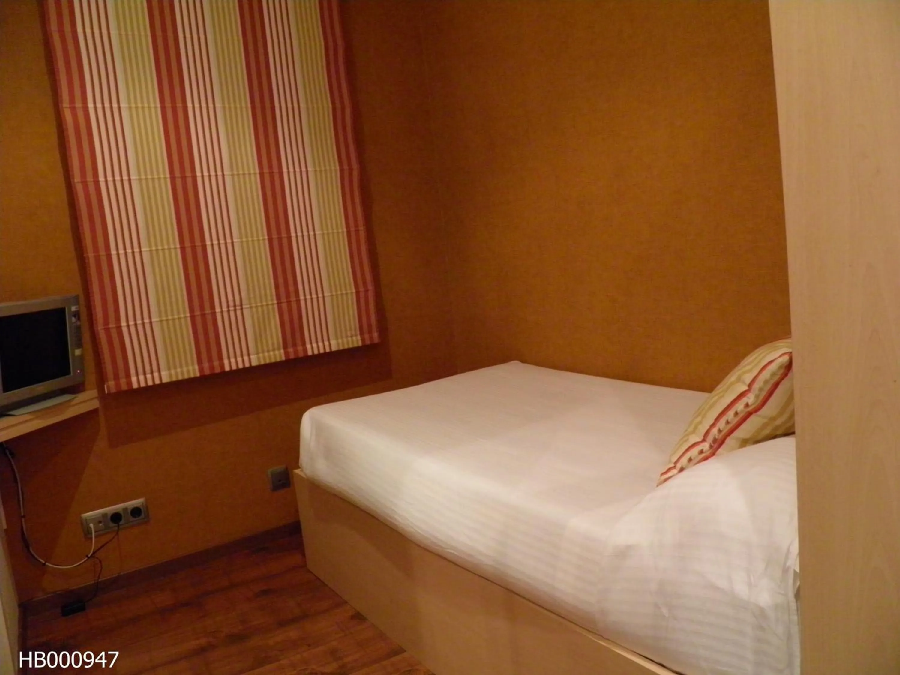 Bed in Hotel Annex - Rey Don Jaime I