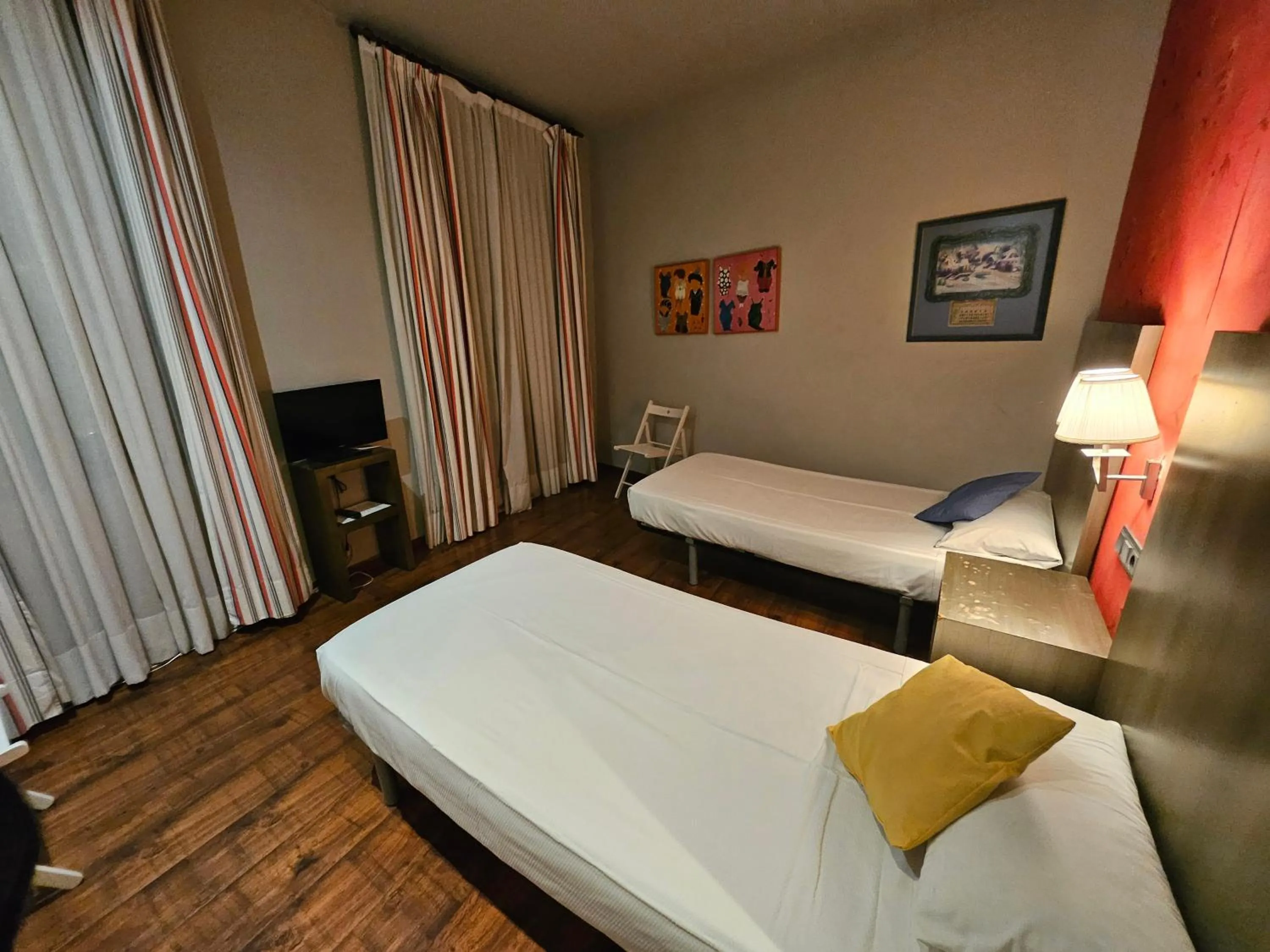 Bed in Hotel Annex - Rey Don Jaime I