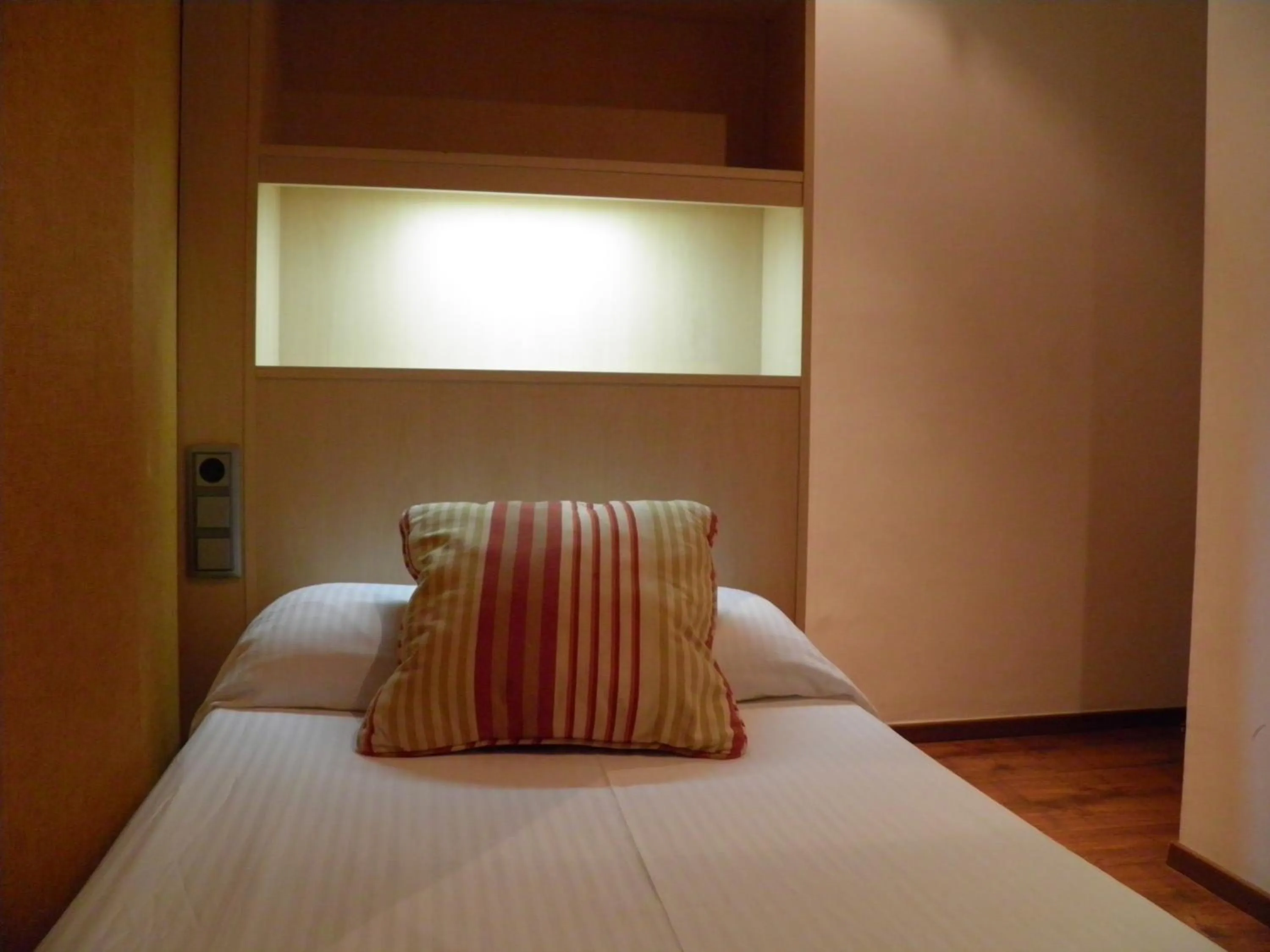 Bed in Hotel Annex - Rey Don Jaime I