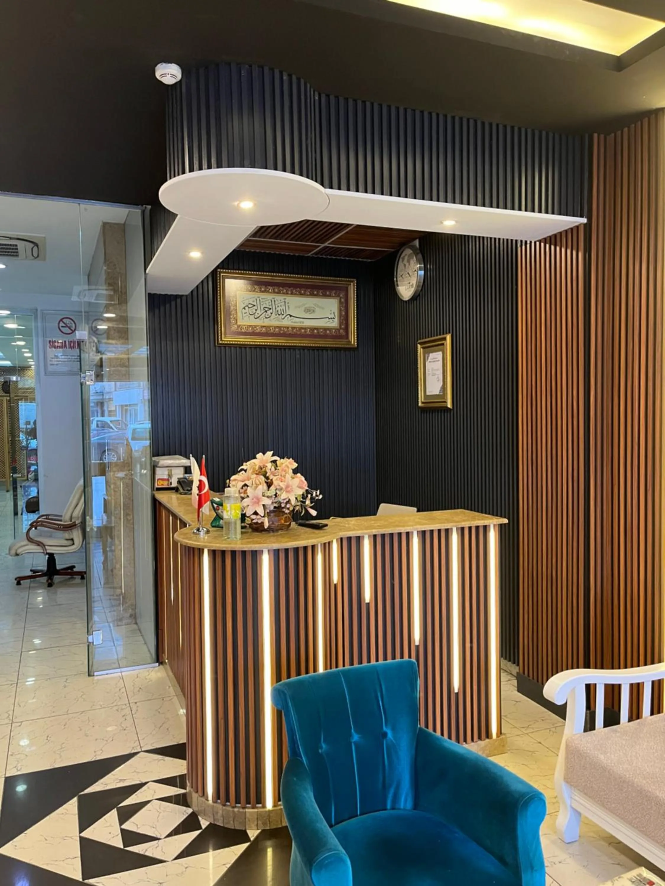 Lobby or reception in Garra Hotel