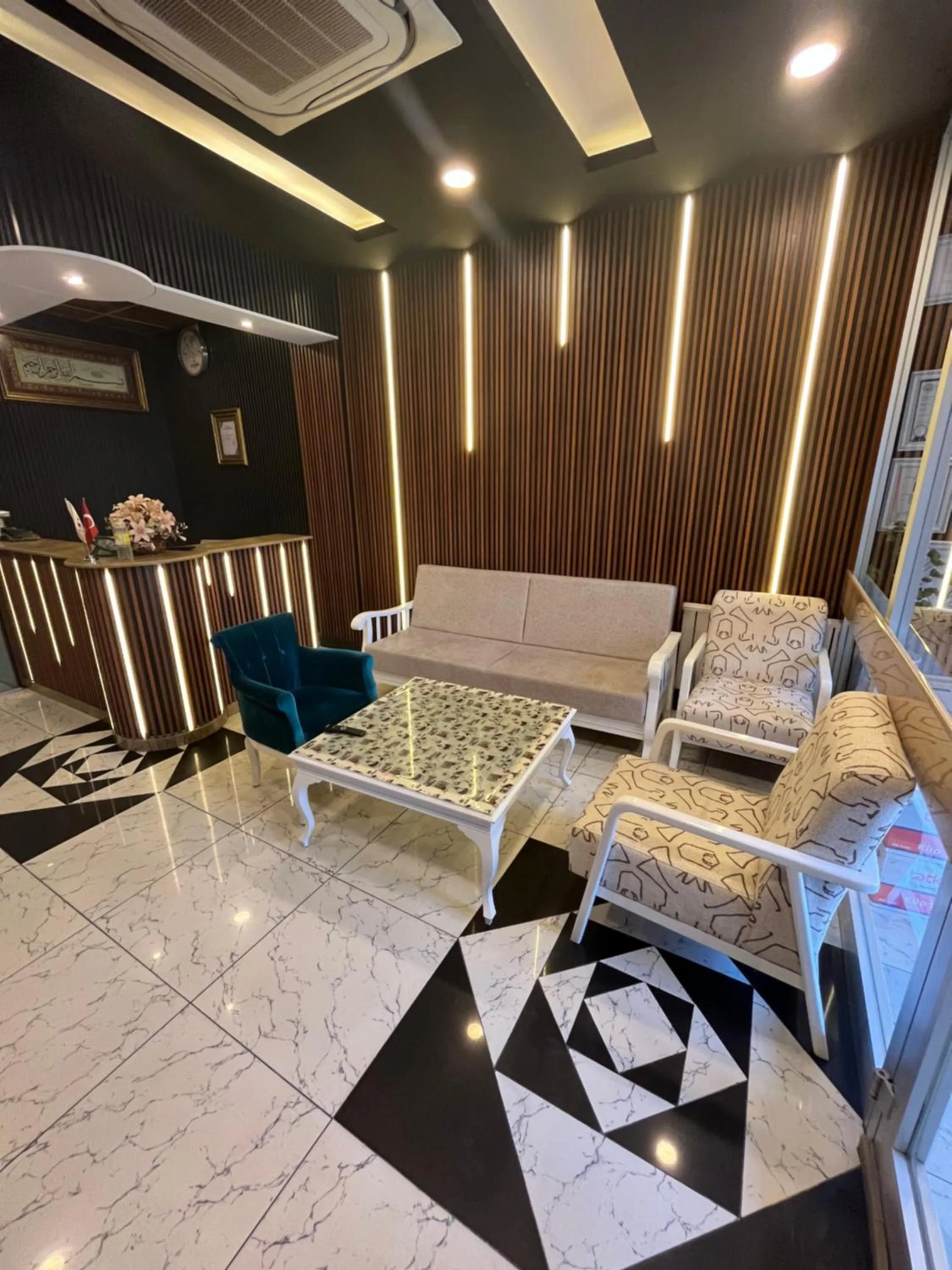 Lobby or reception in Garra Hotel