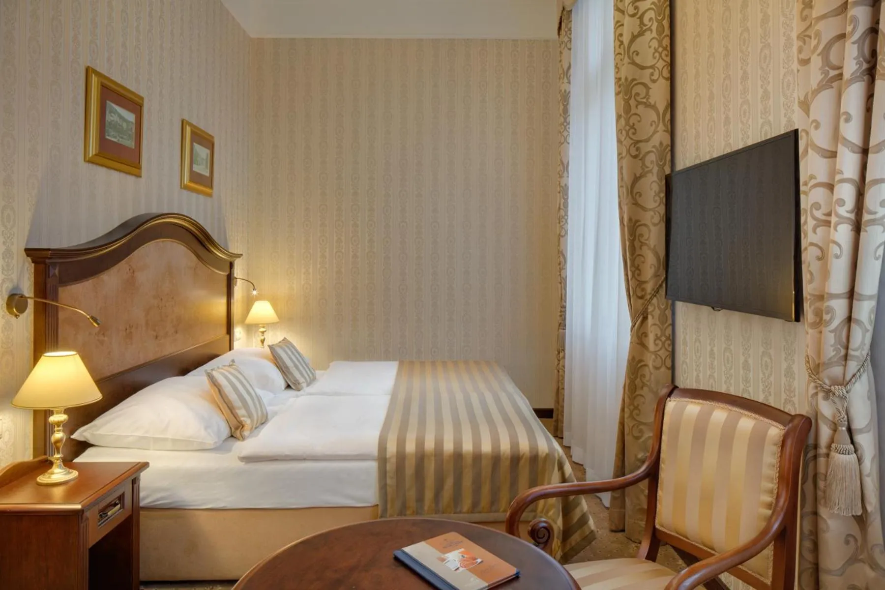 Bed in Ensana Nové Lázně