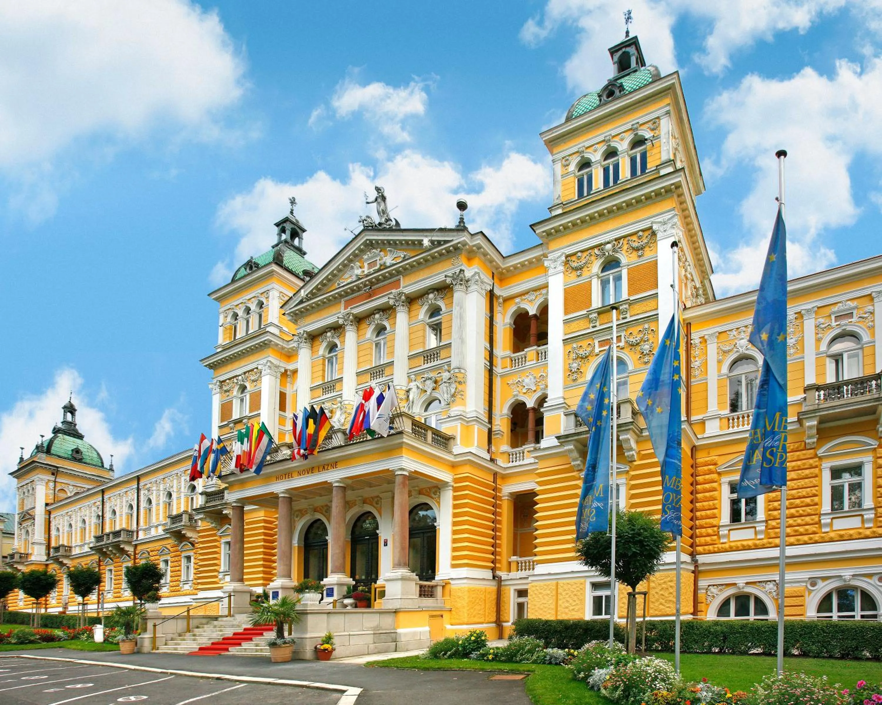 Facade/entrance in Ensana Nové Lázně
