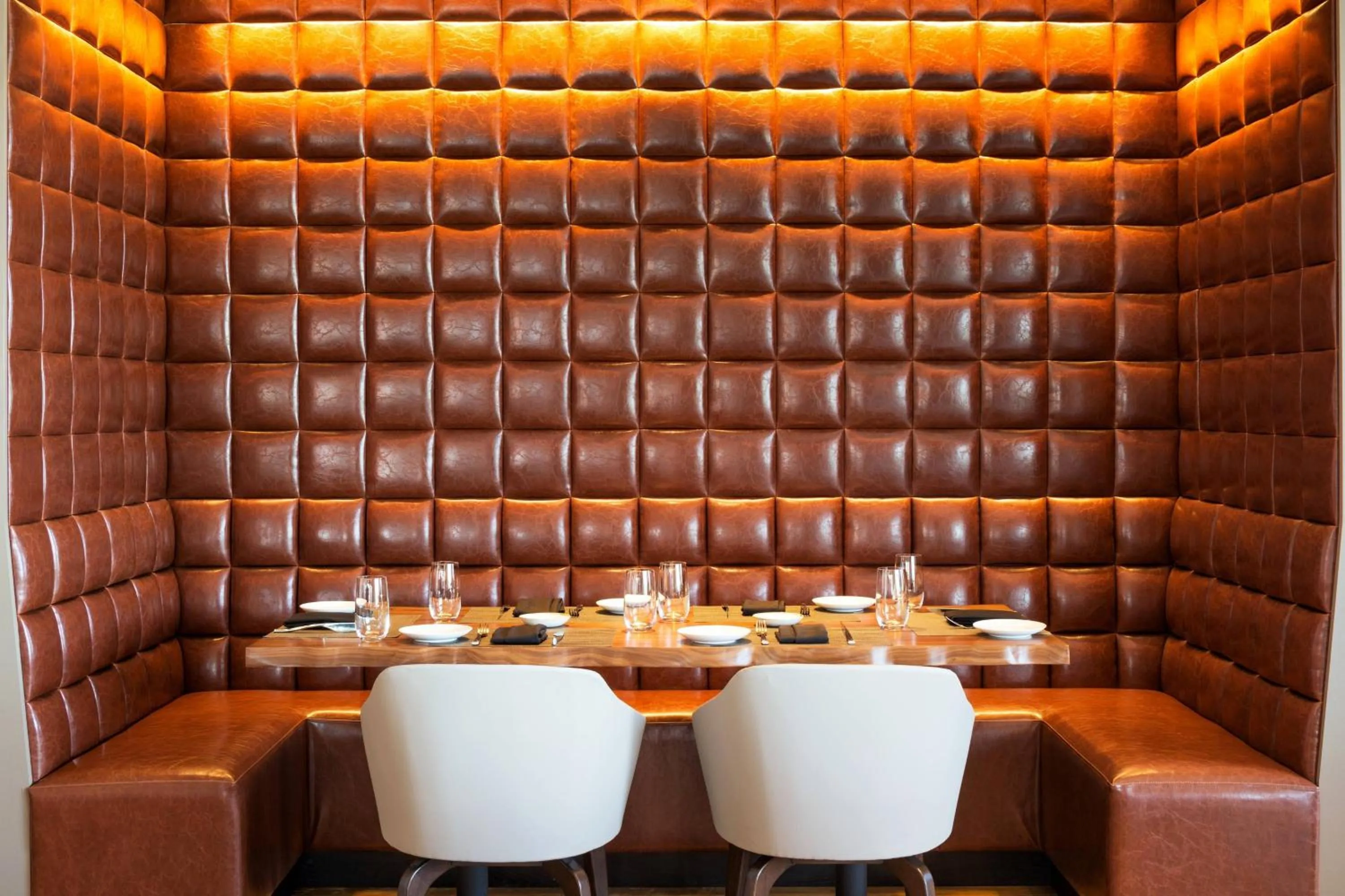 Restaurant/places to eat in Sheraton Bloomington