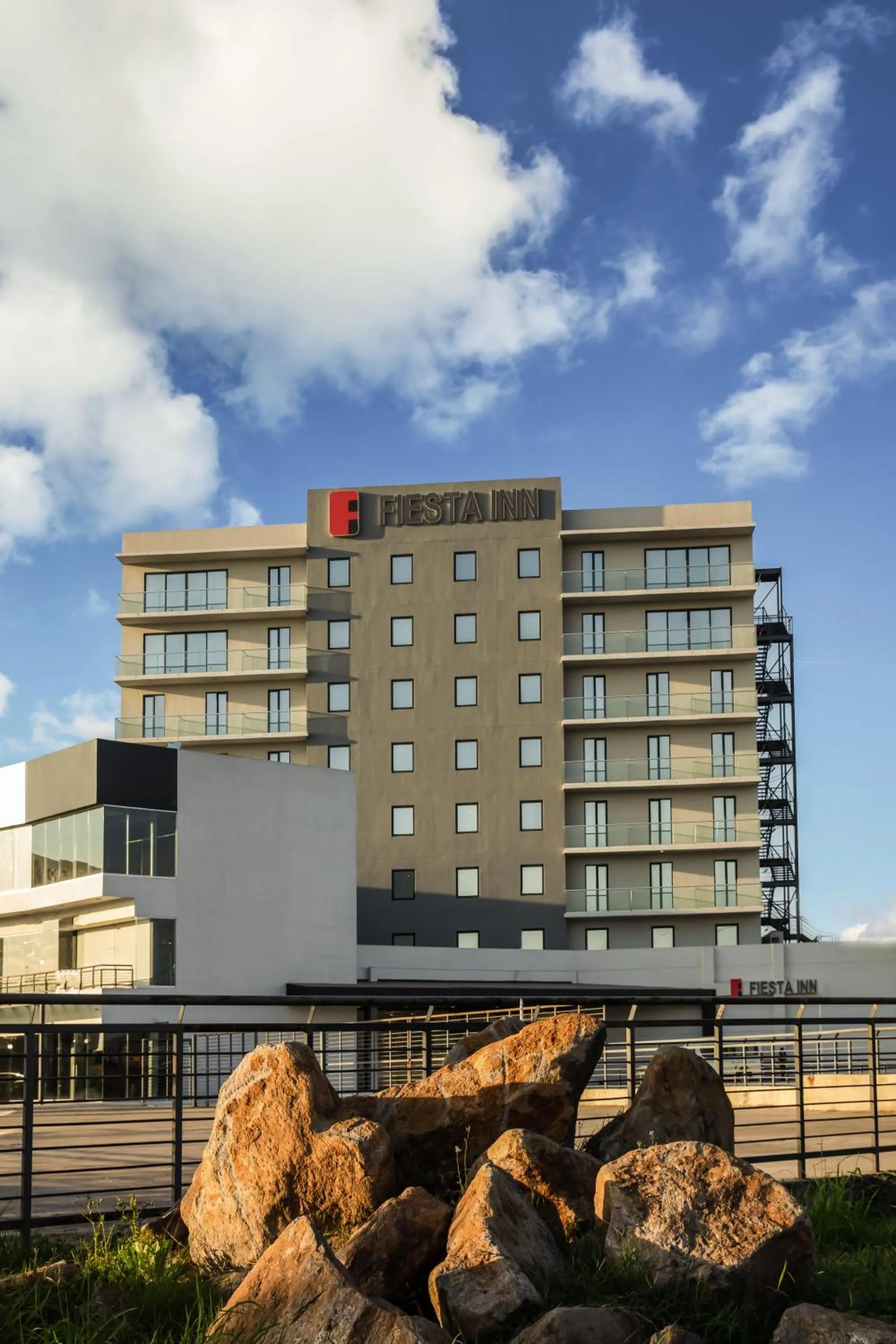 Property building in Fiesta Inn Guadalajara Aeropuerto