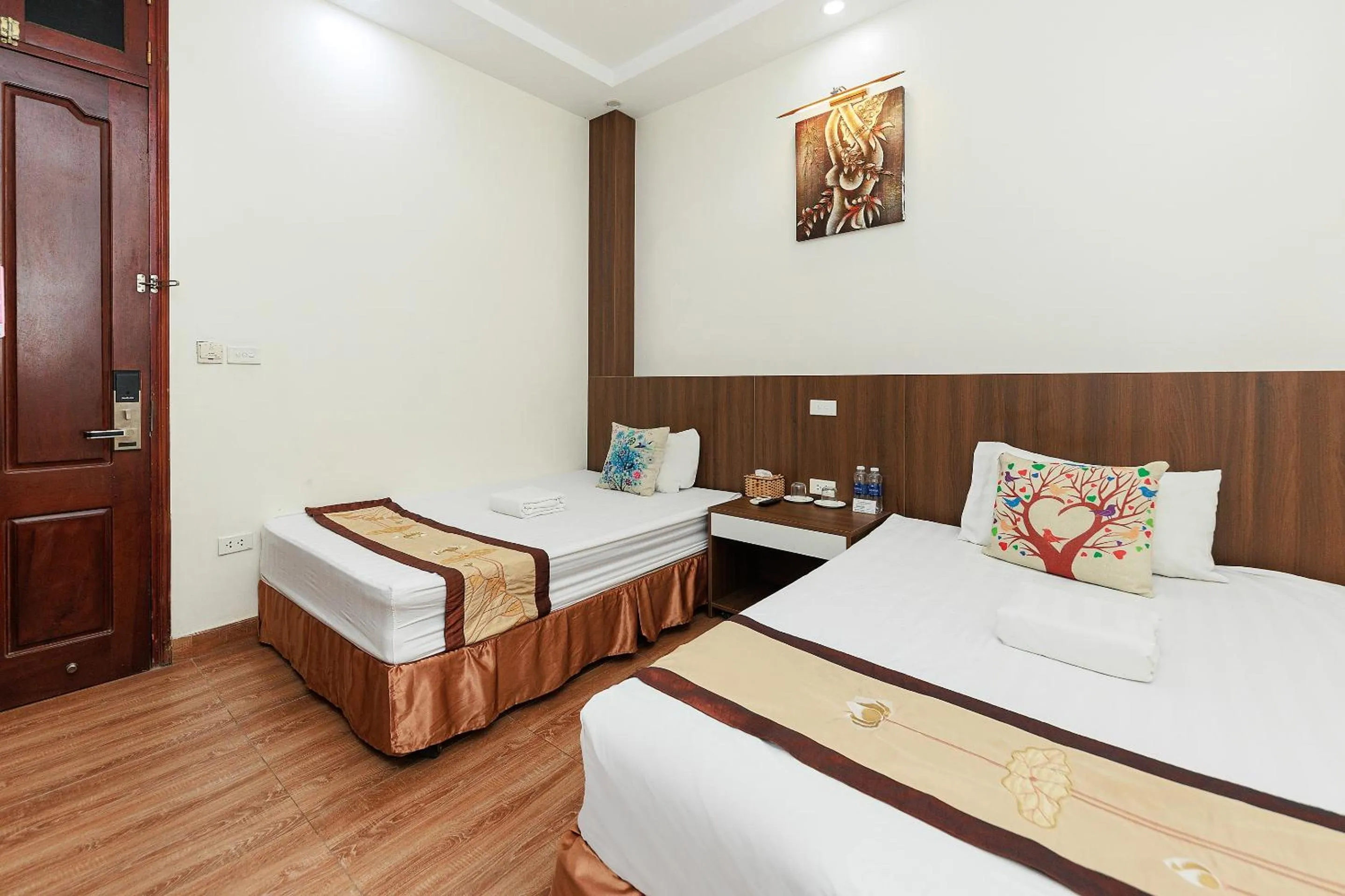 Bedroom, Bed in OYO 472 Lenka Hotel