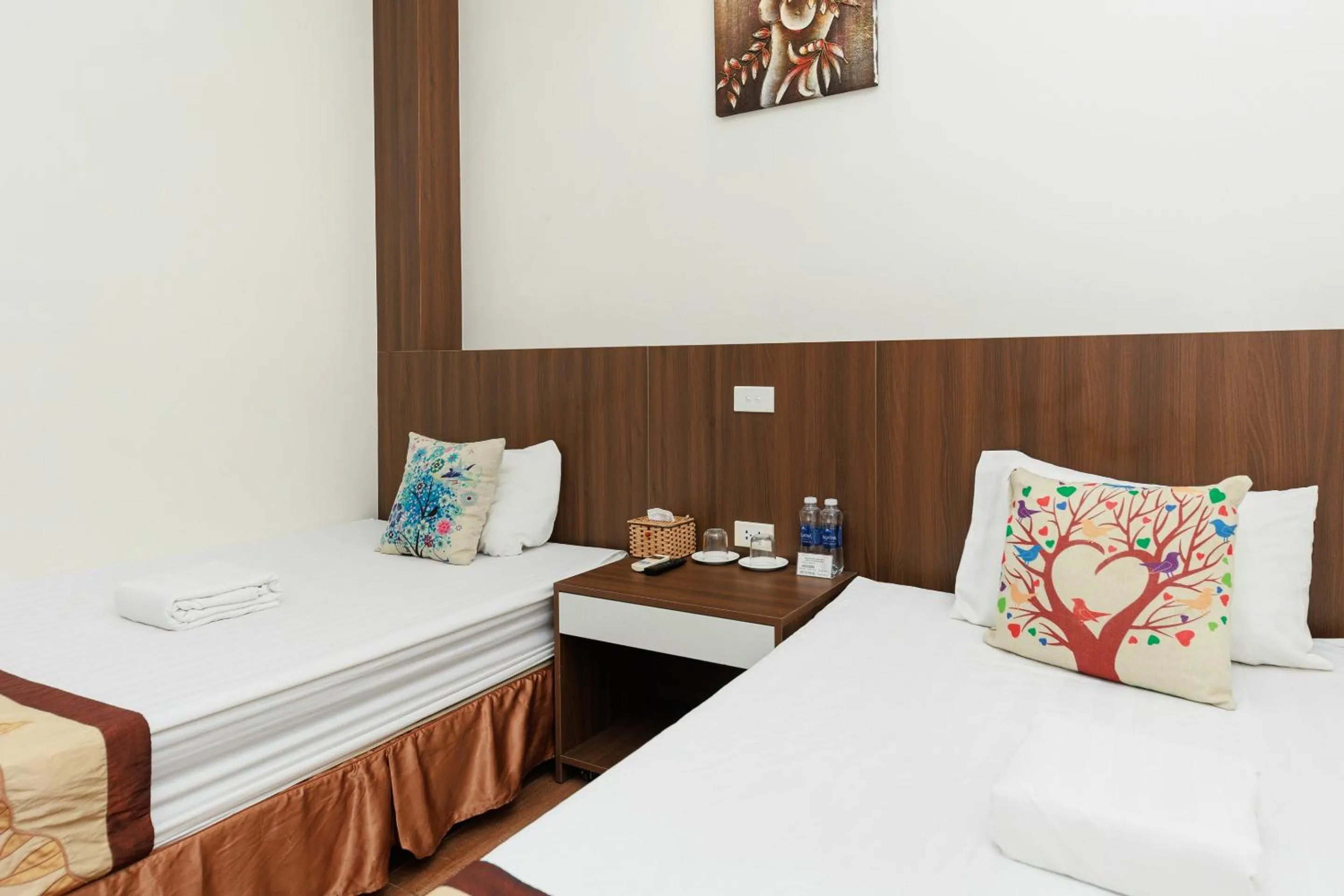 Bedroom, Bed in OYO 472 Lenka Hotel