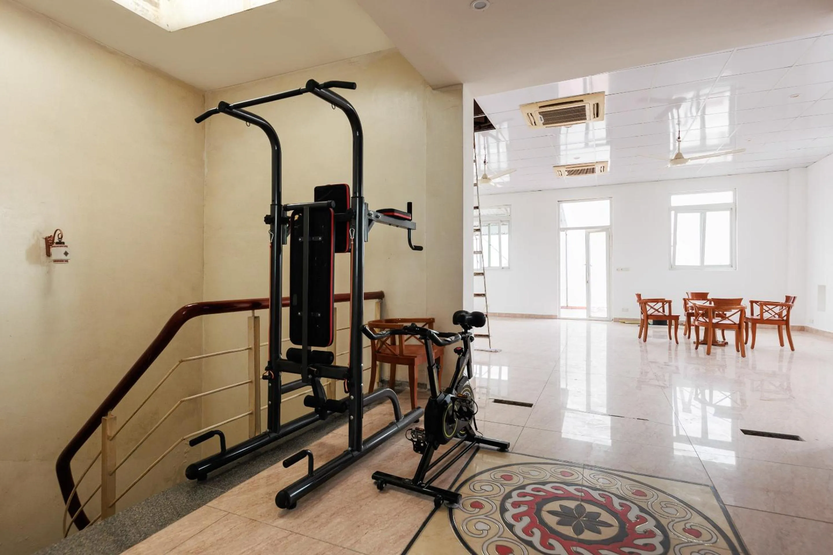 Lobby or reception in OYO 472 Lenka Hotel