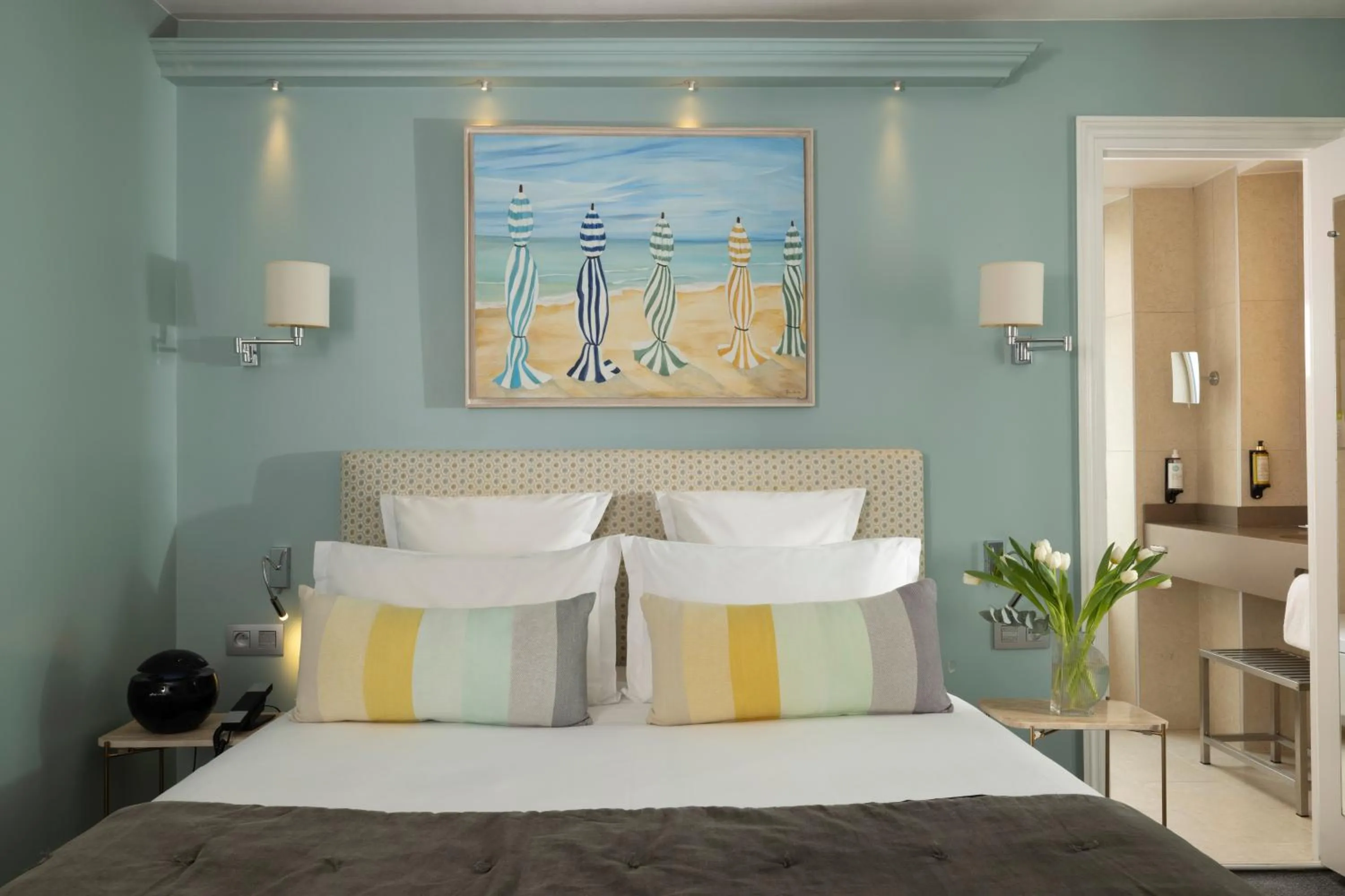 Bed in Hôtel Le Relais des Halles