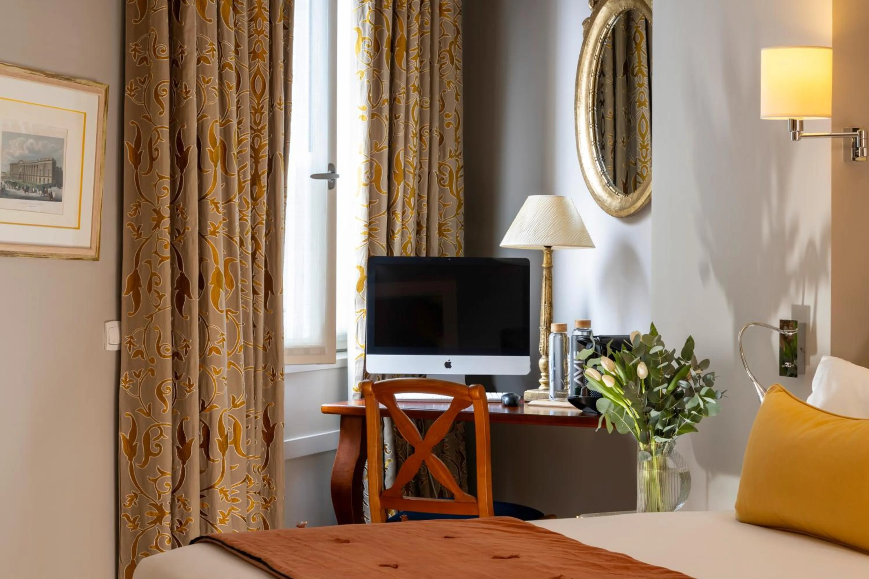 Bedroom, Bed in Hôtel Le Relais des Halles