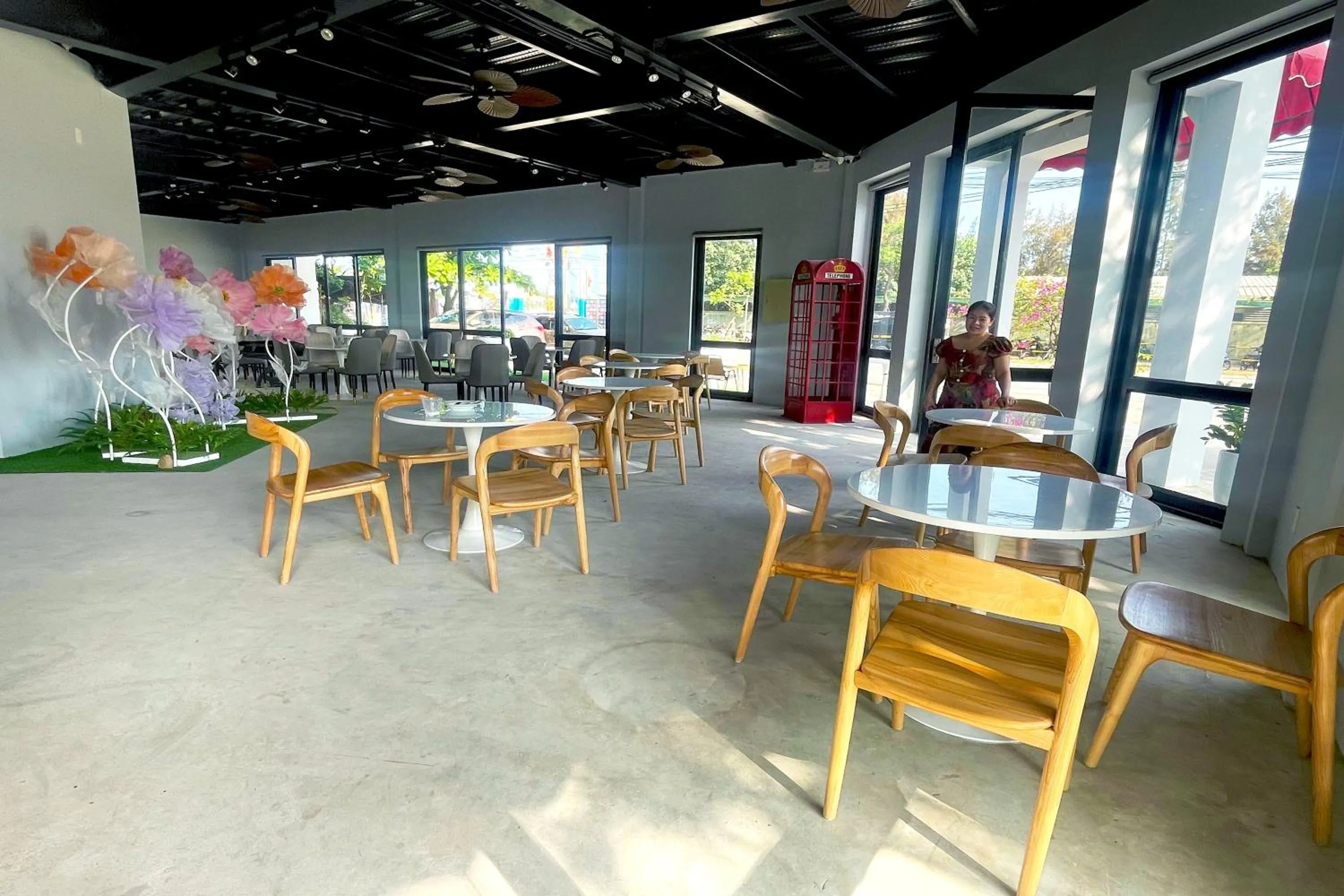 Restaurant/places to eat in Suri Apartment & Hotel Danang