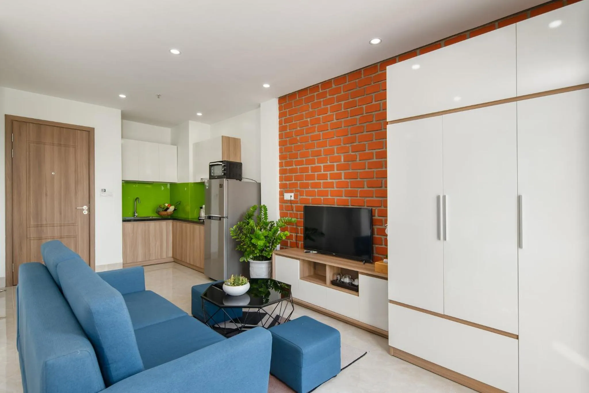 TV and multimedia in Suri Apartment & Hotel Danang