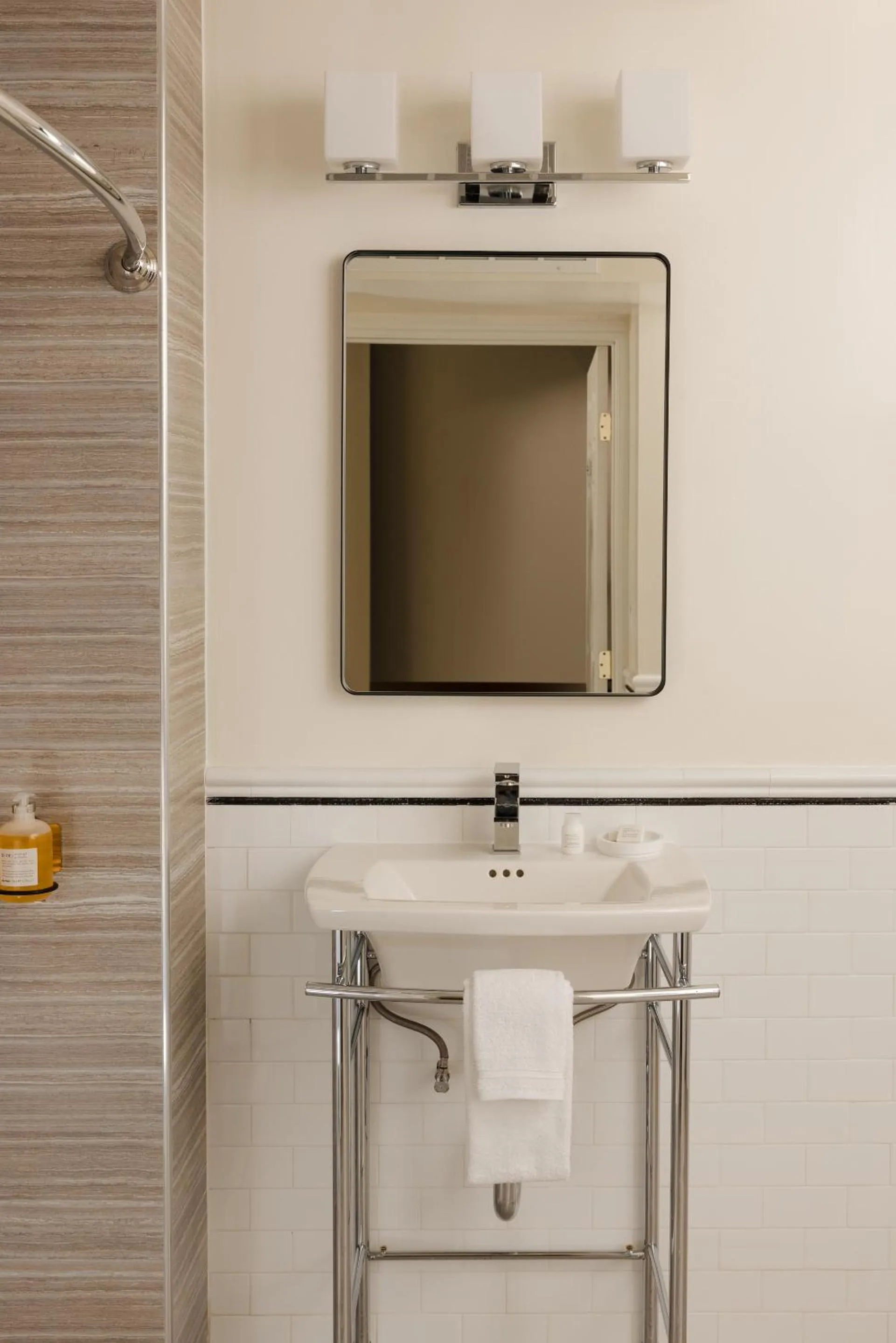 Bathroom in Hotel Bijou - Union Square