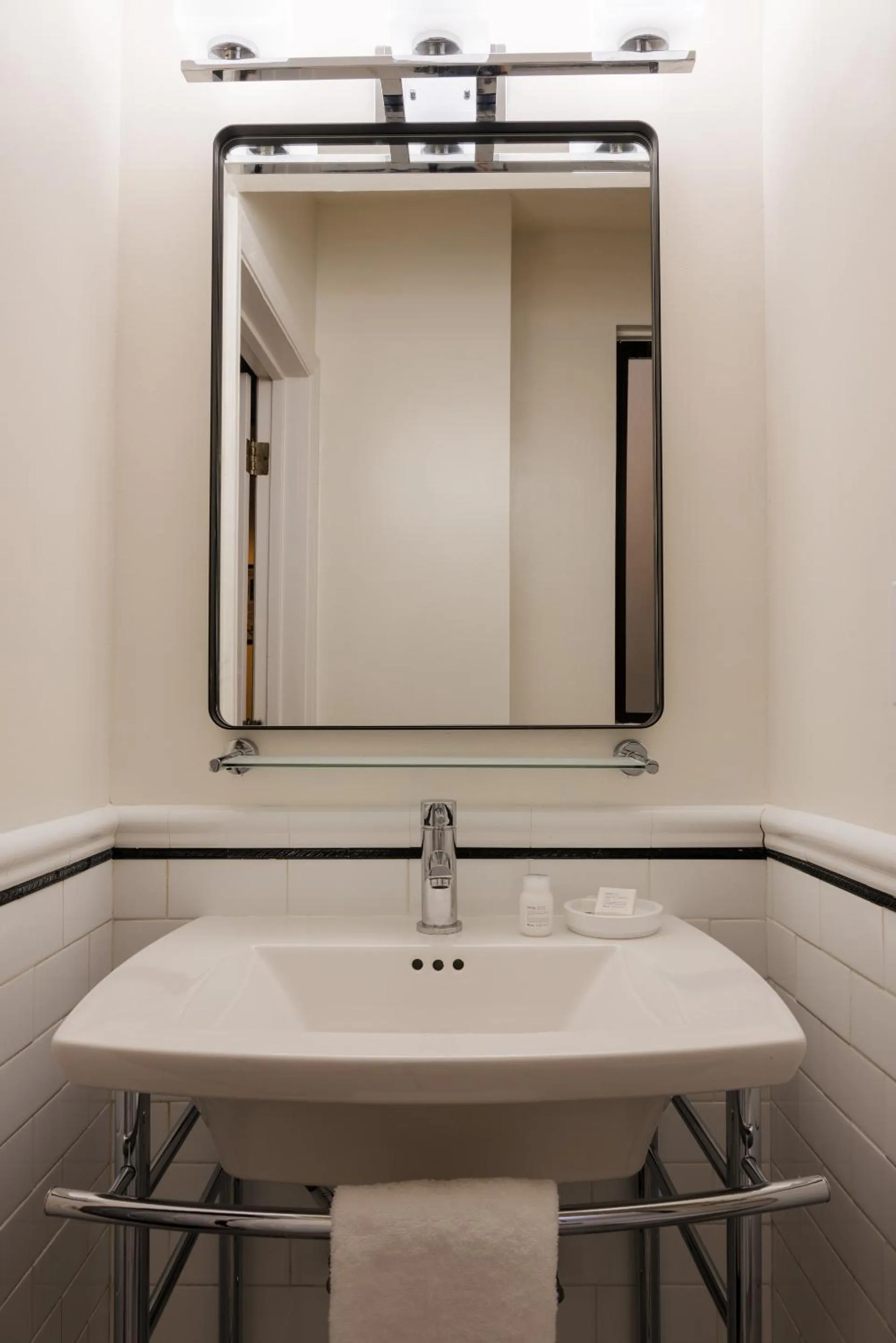 Bathroom in Hotel Bijou - Union Square