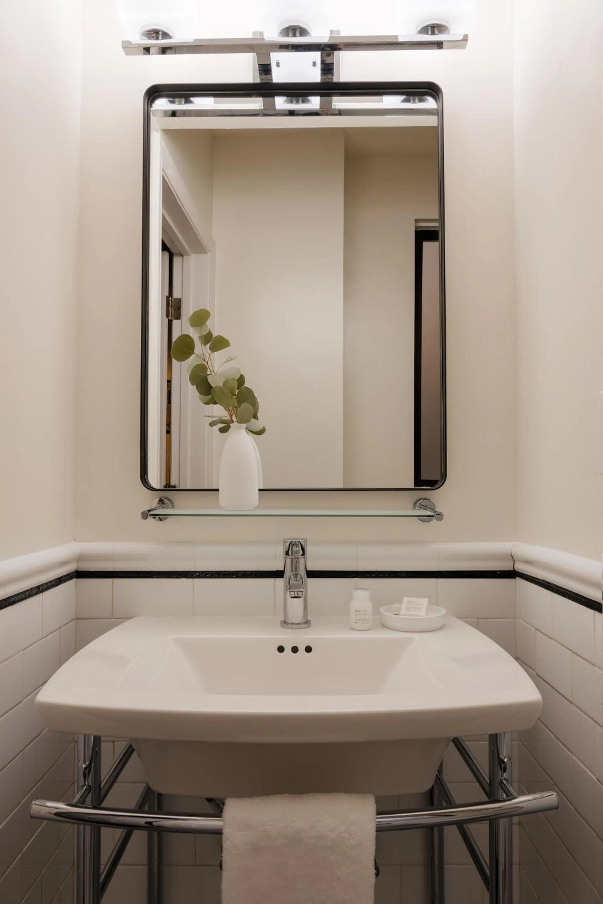 Bathroom in Hotel Bijou - Union Square