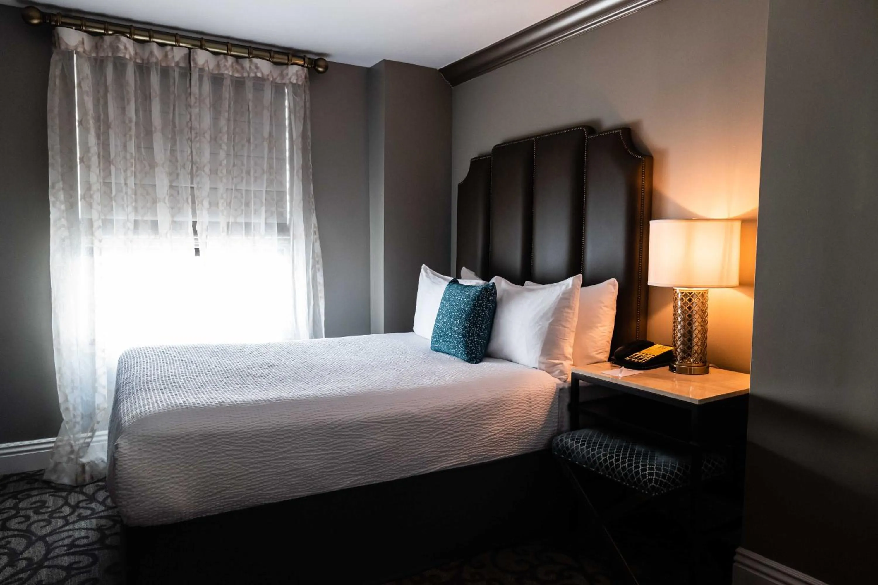 Bedroom, Bed in Hotel Bijou - Union Square