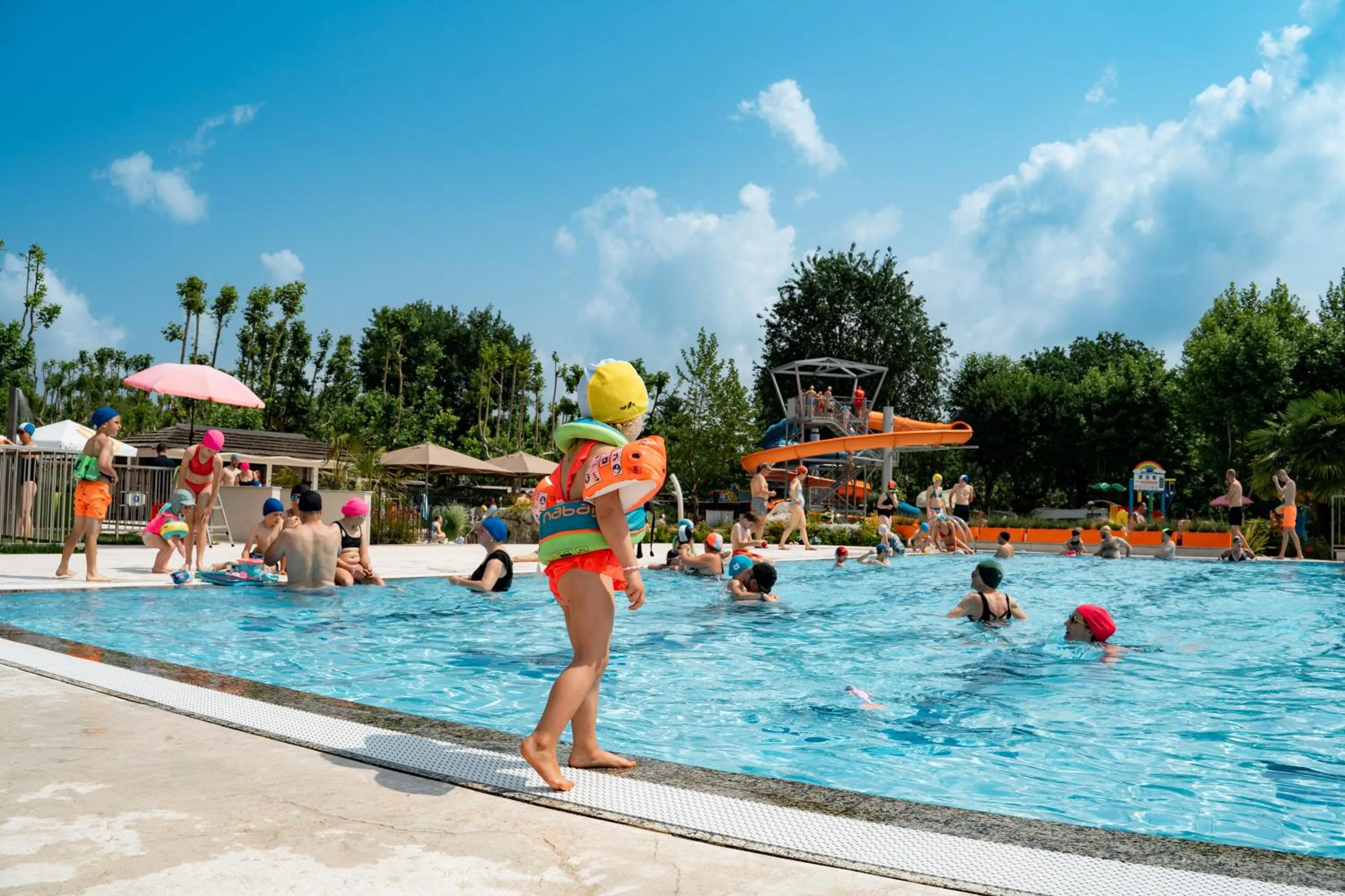 Swimming pool in Residence Alice