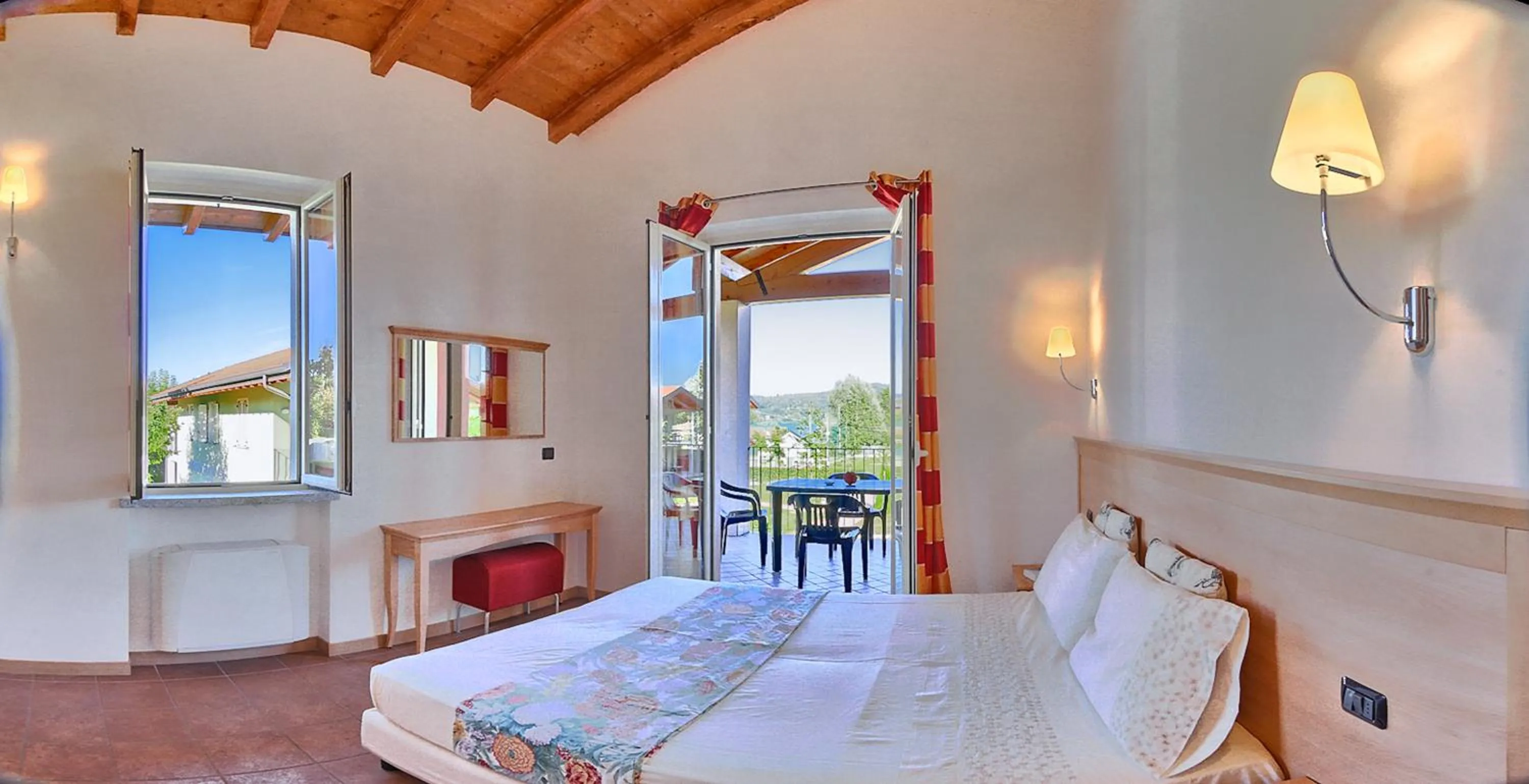 Photo of the whole room in Residence Alice