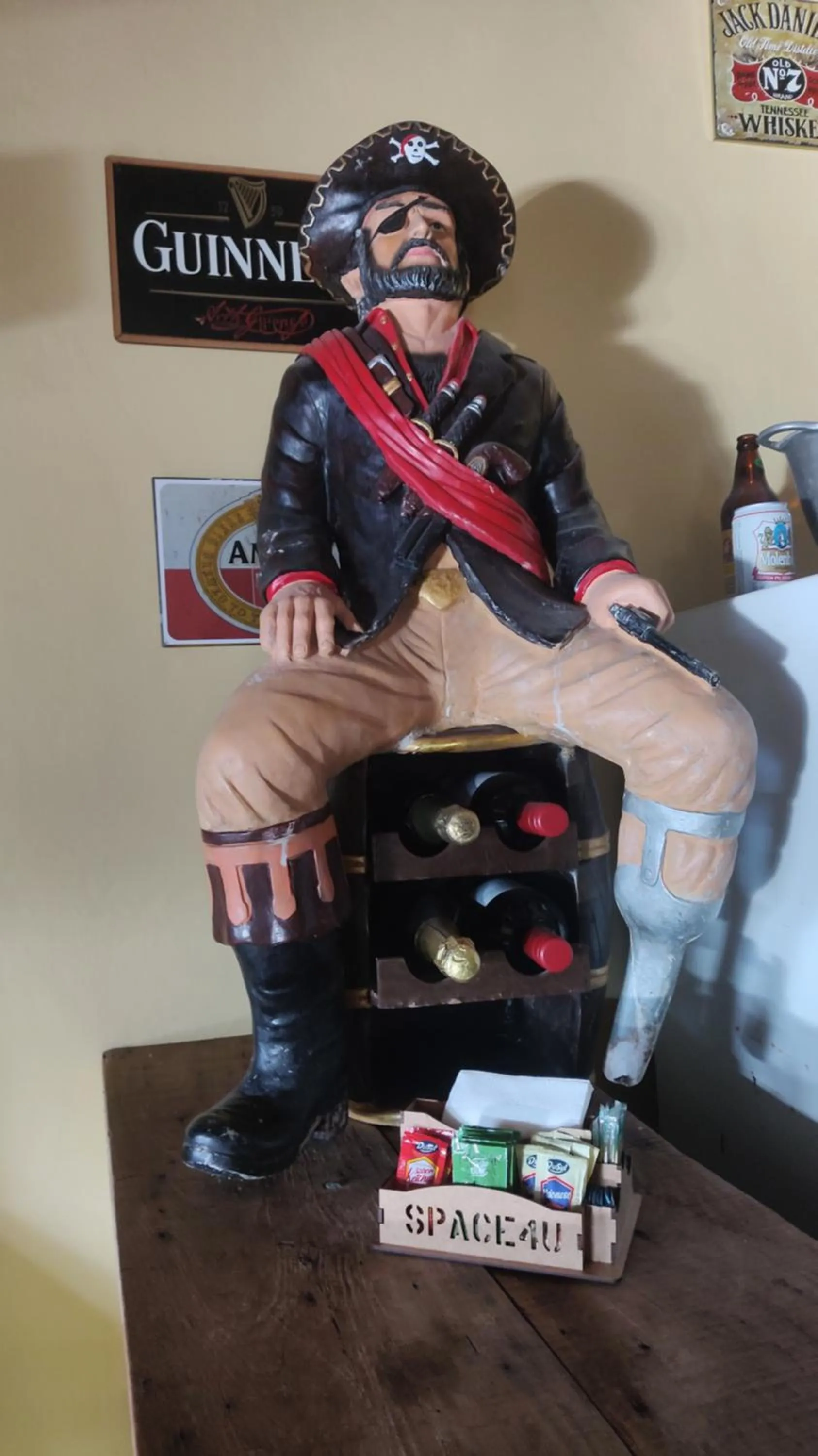 Restaurant/places to eat in SPACE 4 U - HOTEL BOUTIQUE TEMÁTICO - Aeroporto