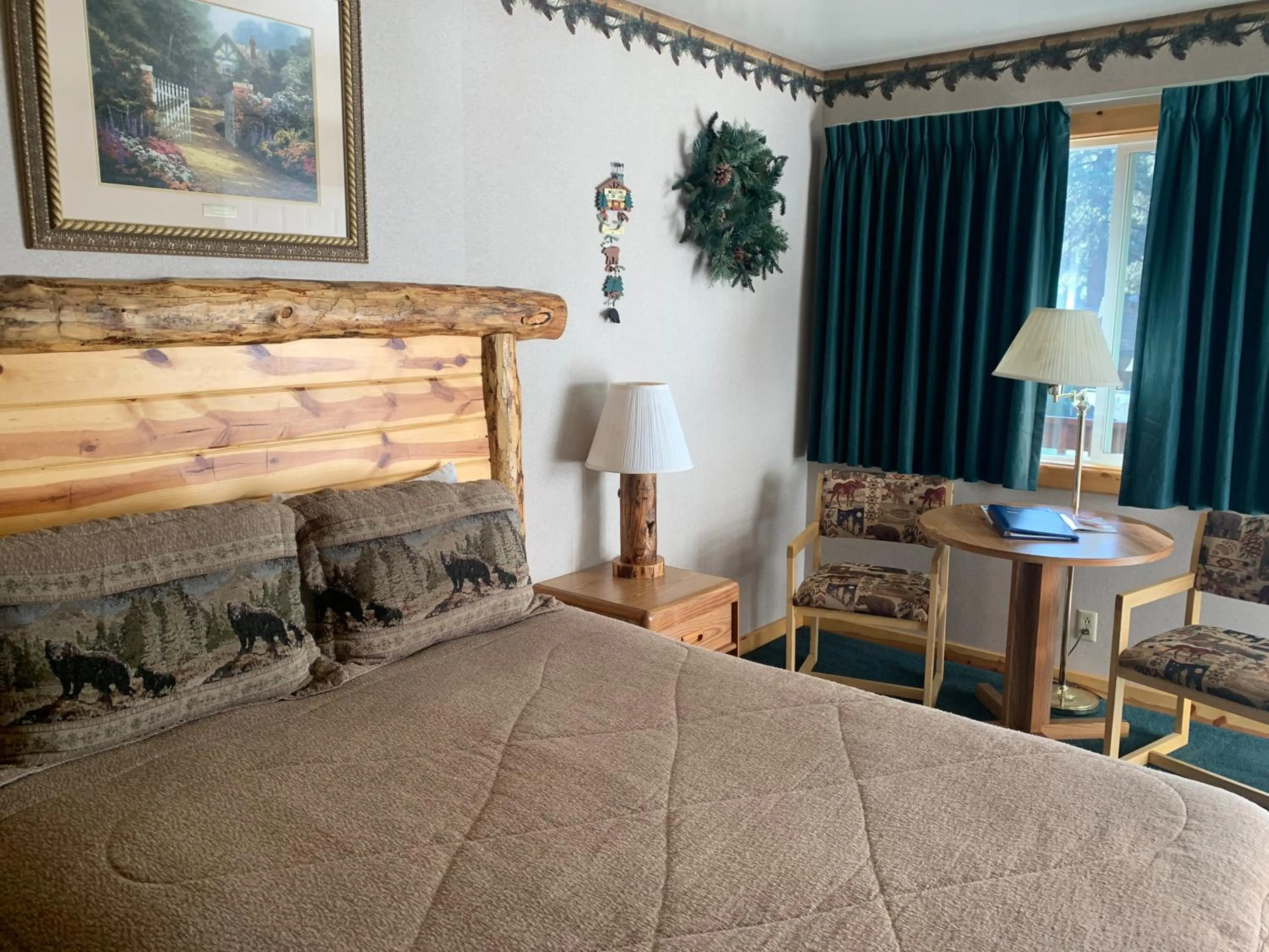 Bed in Tahoe Valley Lodge