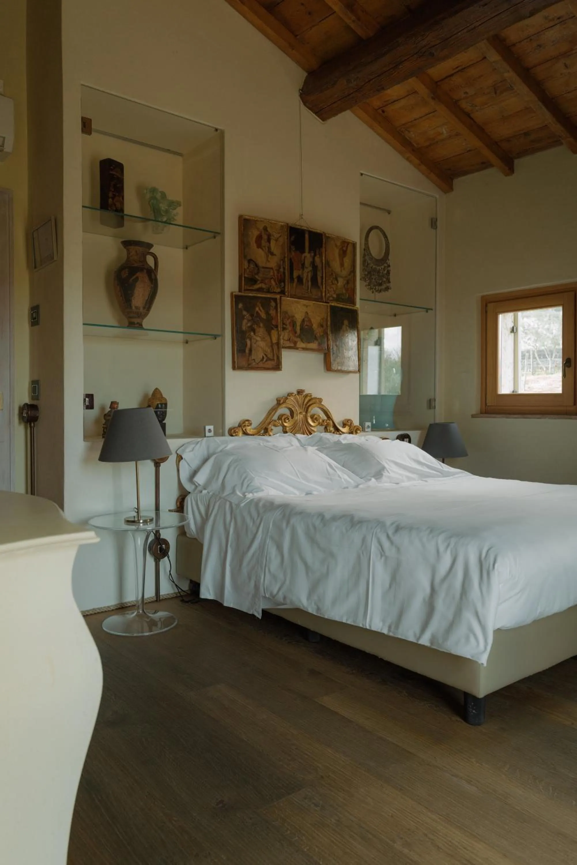 Bed in Tenuta Le Cave