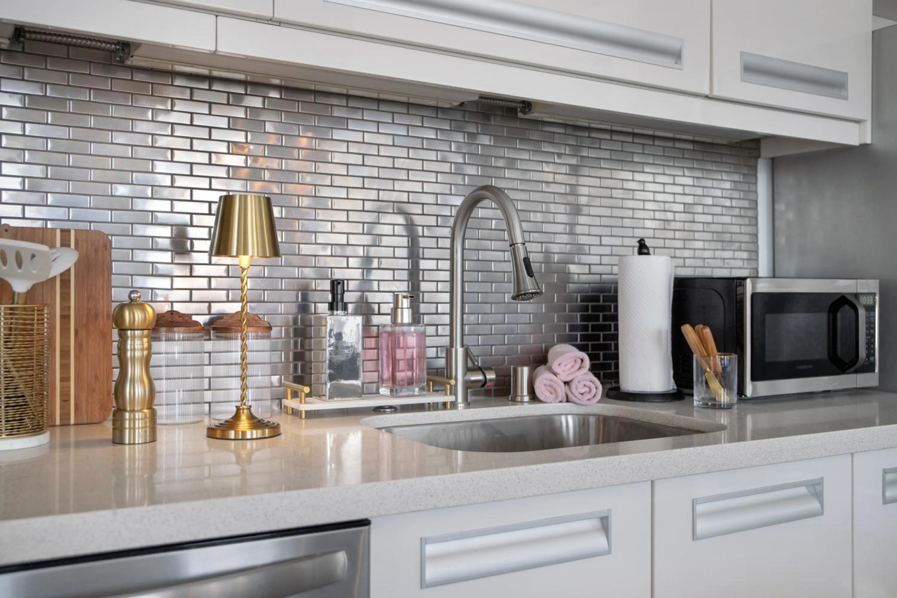 Kitchen or kitchenette in Angel City 1 bedroom Apartment