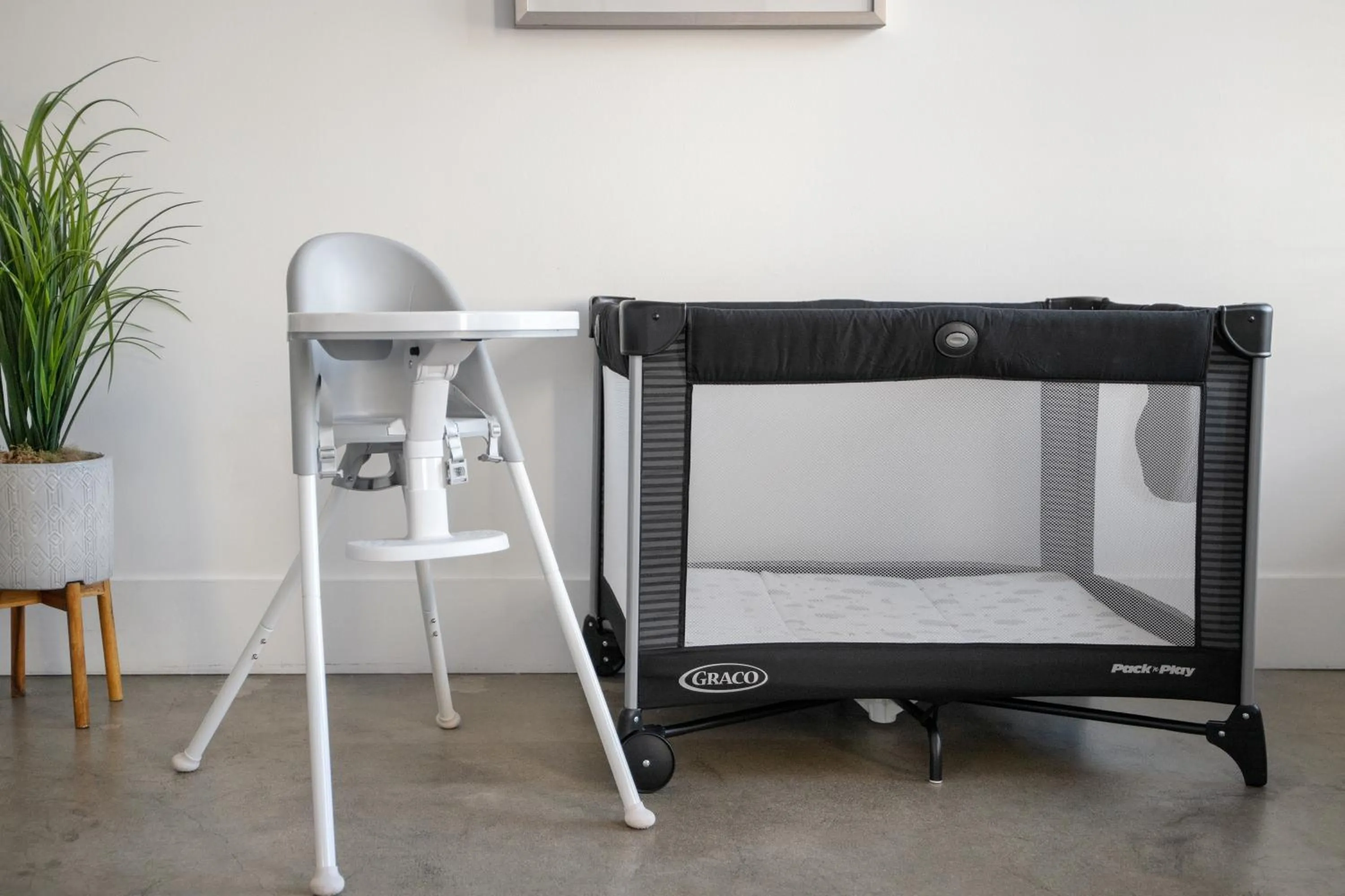 cot in Angel City 1 bedroom Apartment