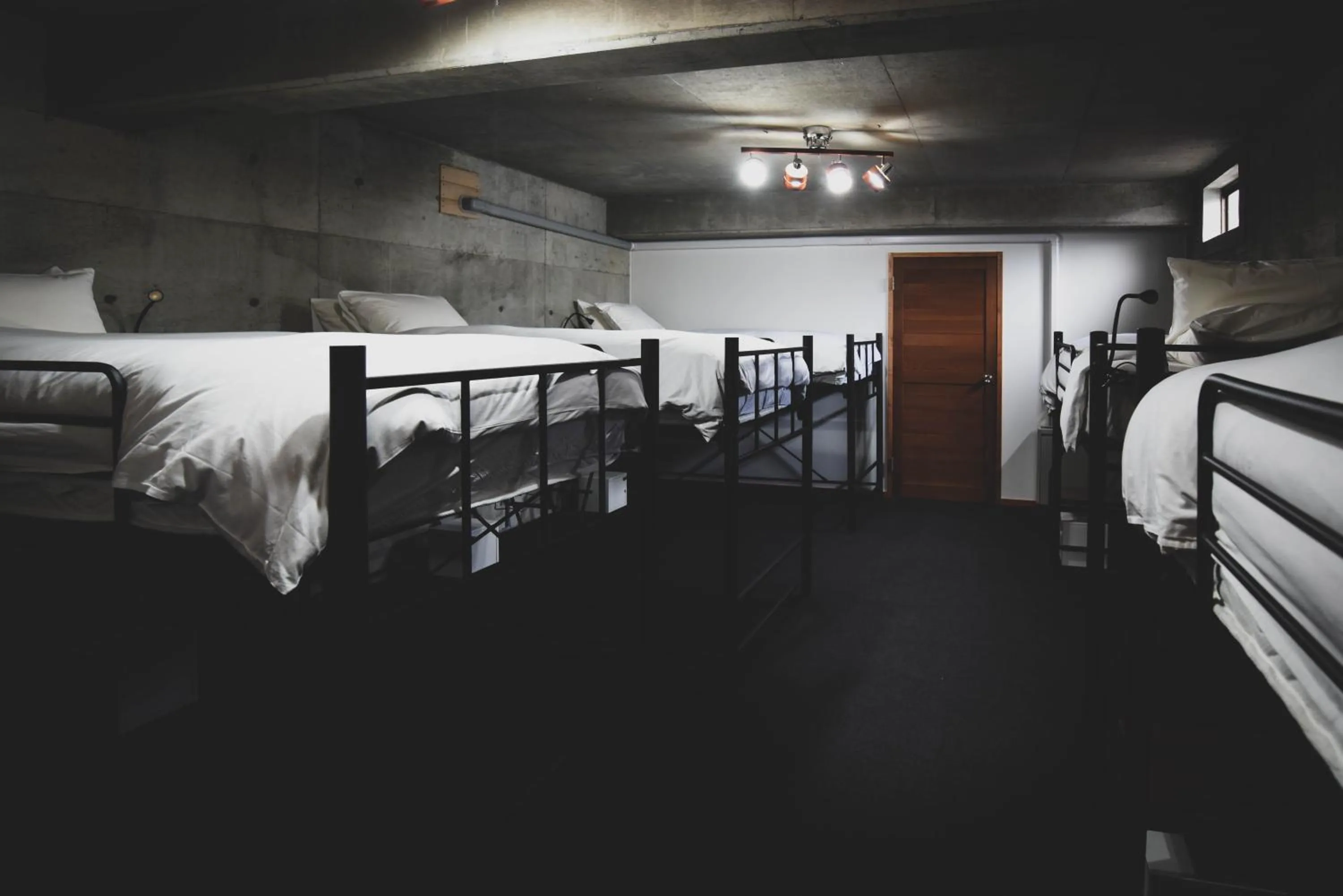 bunk bed, Bed in The Joint