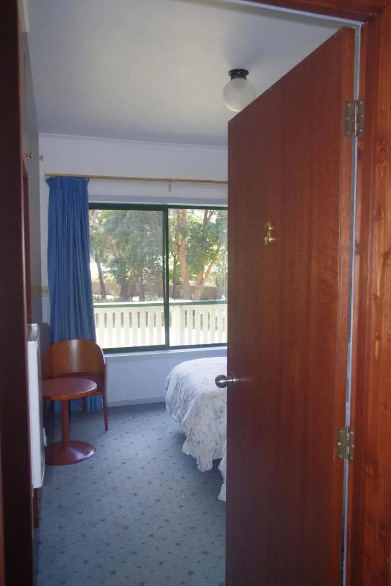 Bed in Halls Gap Tavern