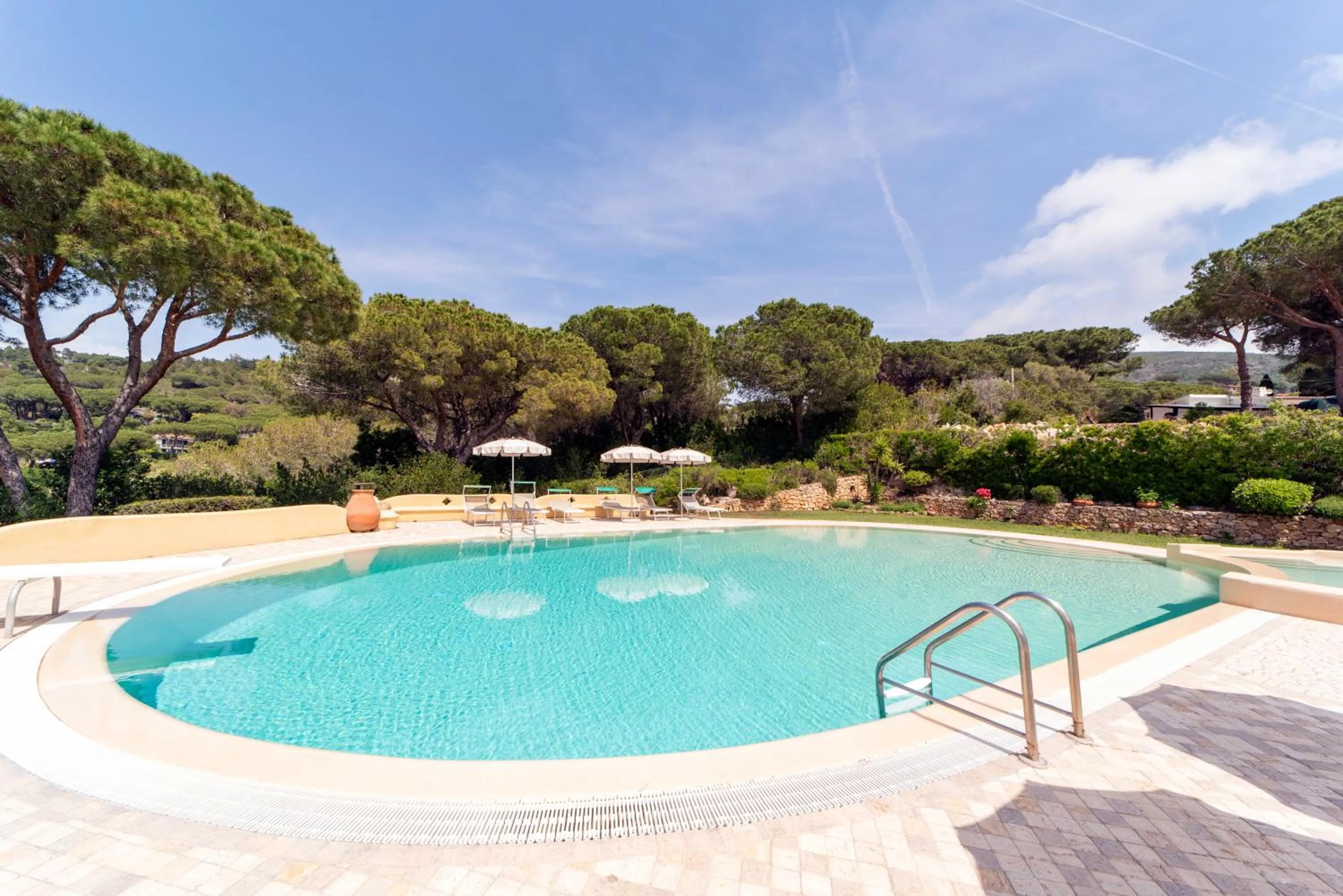 Pool view in Residence Le Grazie Est