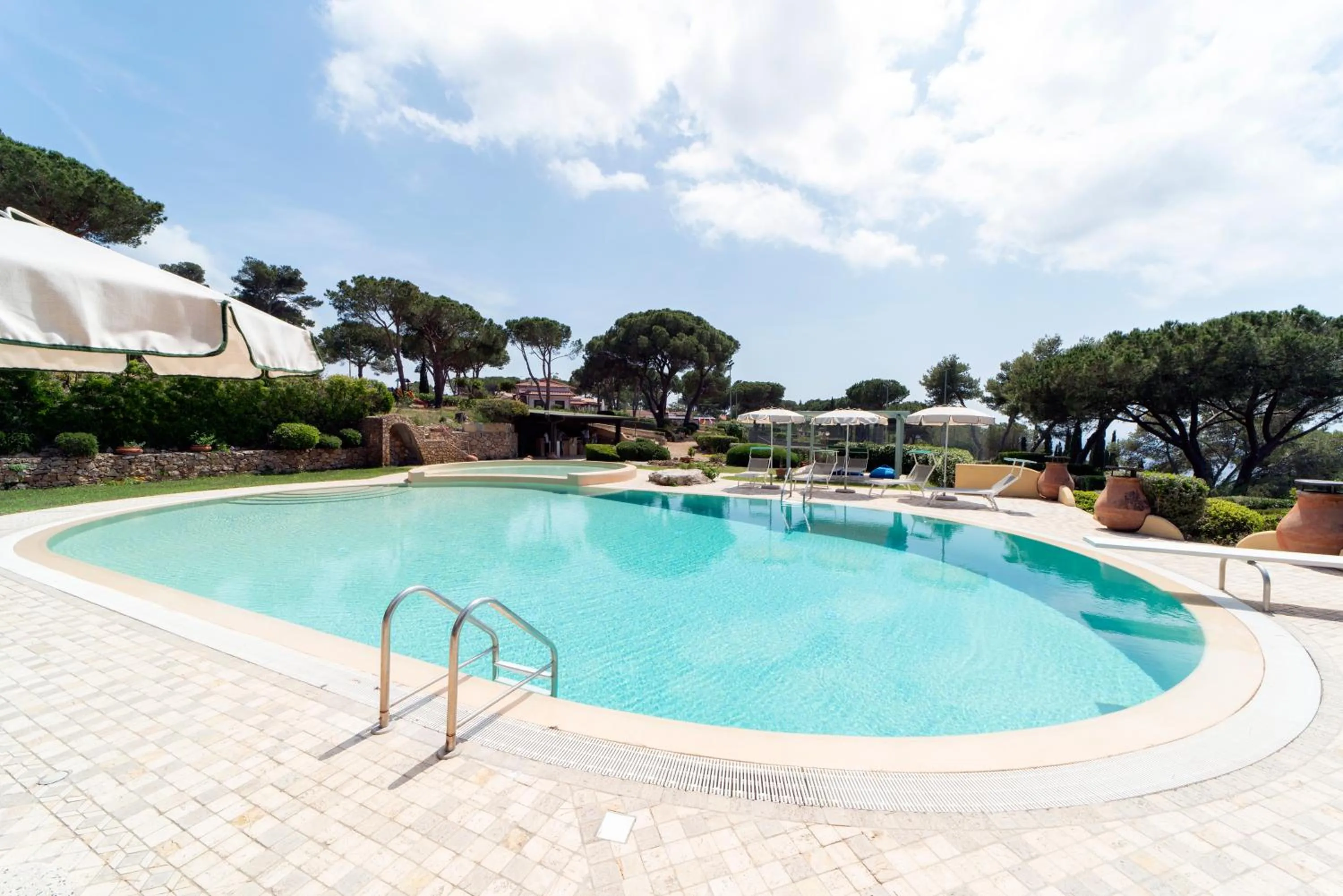 Swimming pool in Residence Le Grazie Est