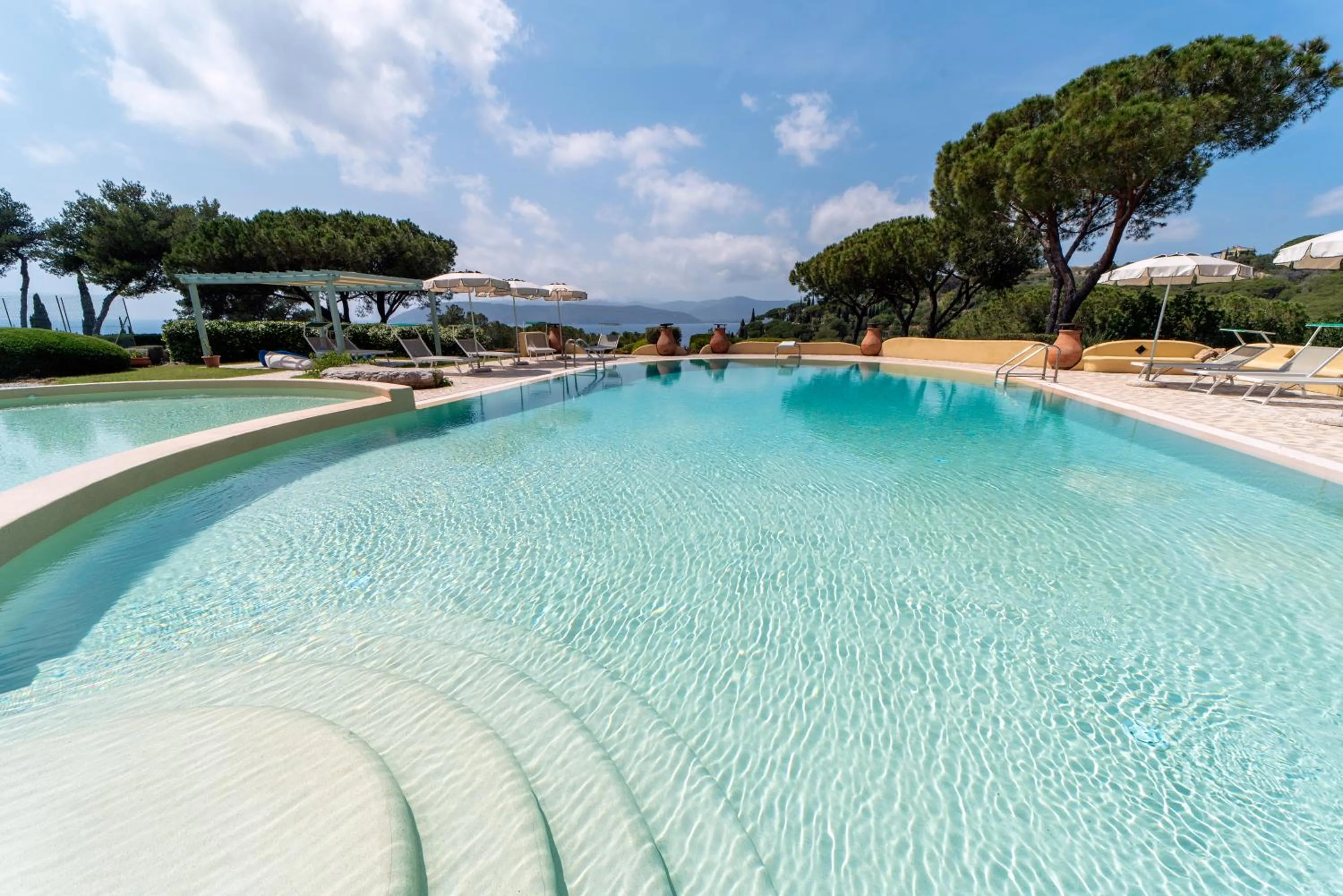 Swimming pool in Residence Le Grazie Est