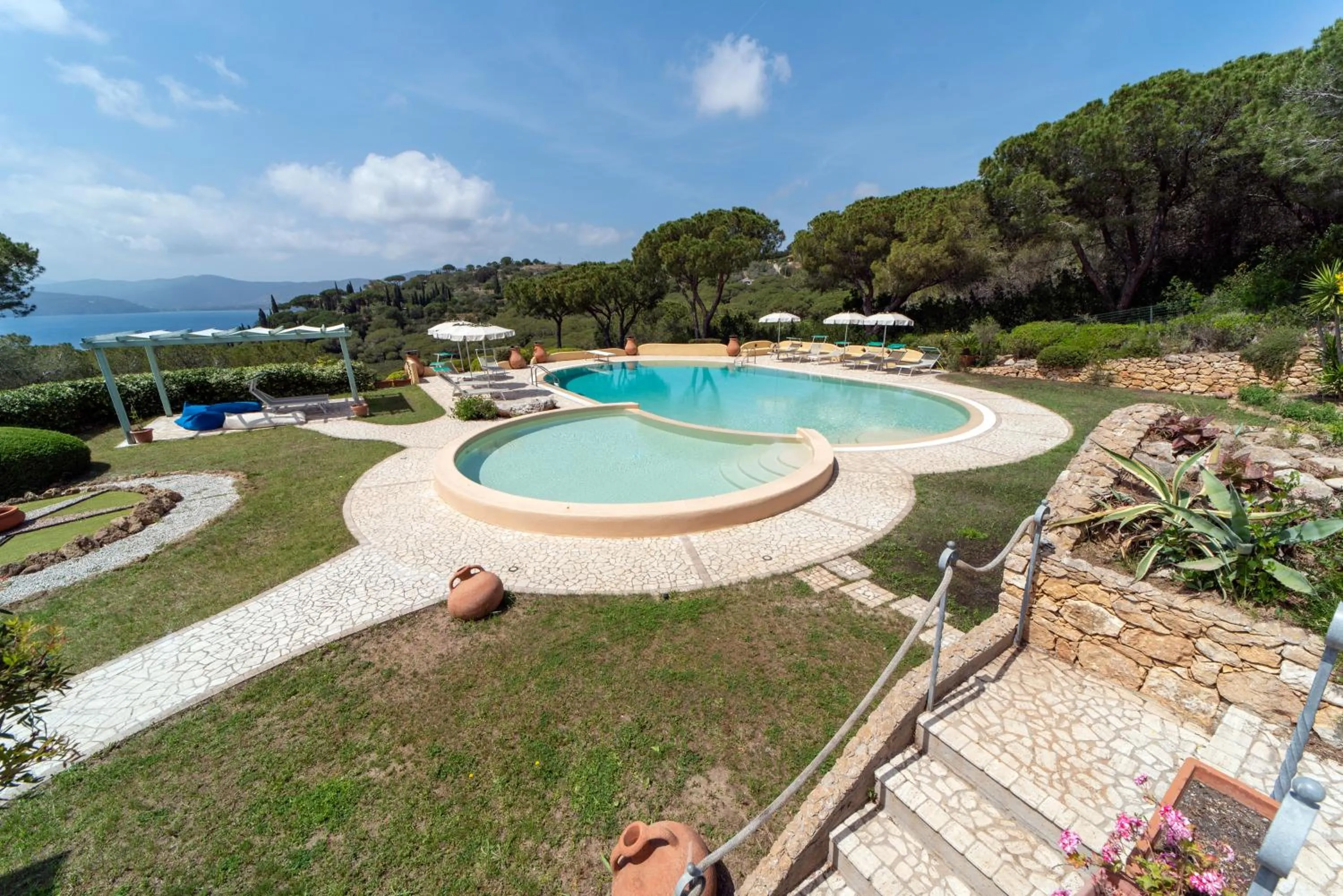 Pool view in Residence Le Grazie Est