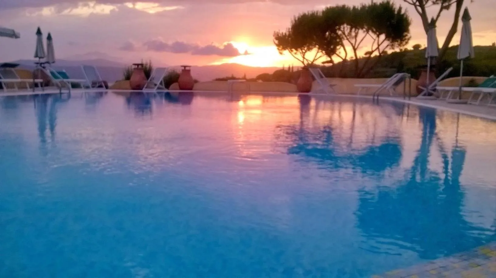 Swimming pool in Residence Le Grazie Est