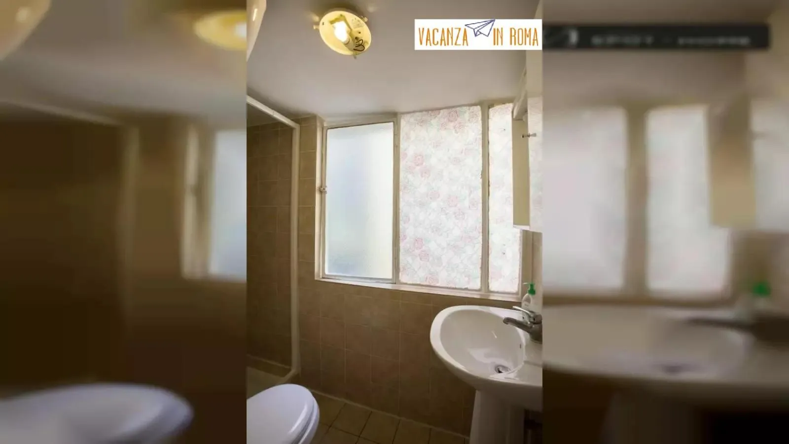 Bathroom in Al Pantheon Con Thomas Mann