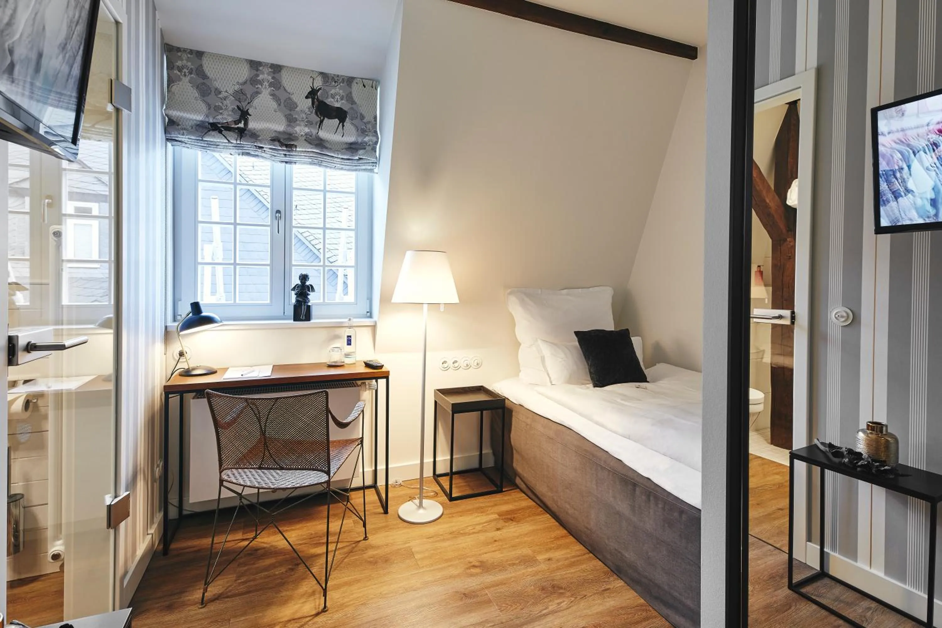 Photo of the whole room, Bed in BUITERLING Hotel