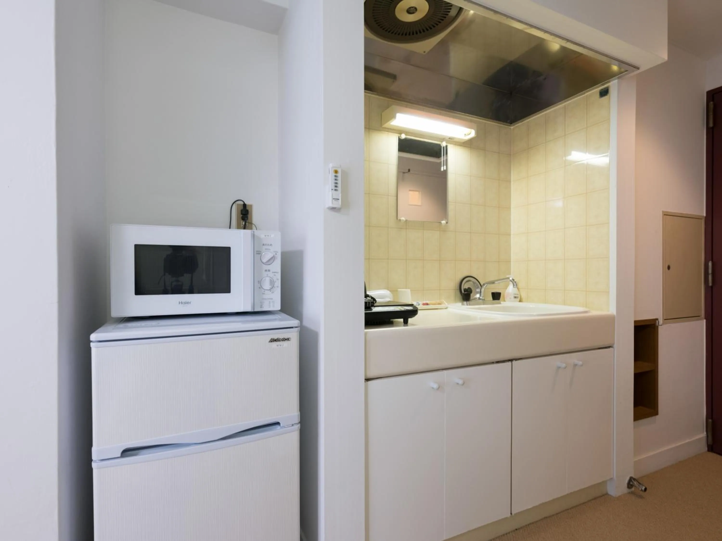 Photo of the whole room in Hotel WWJ